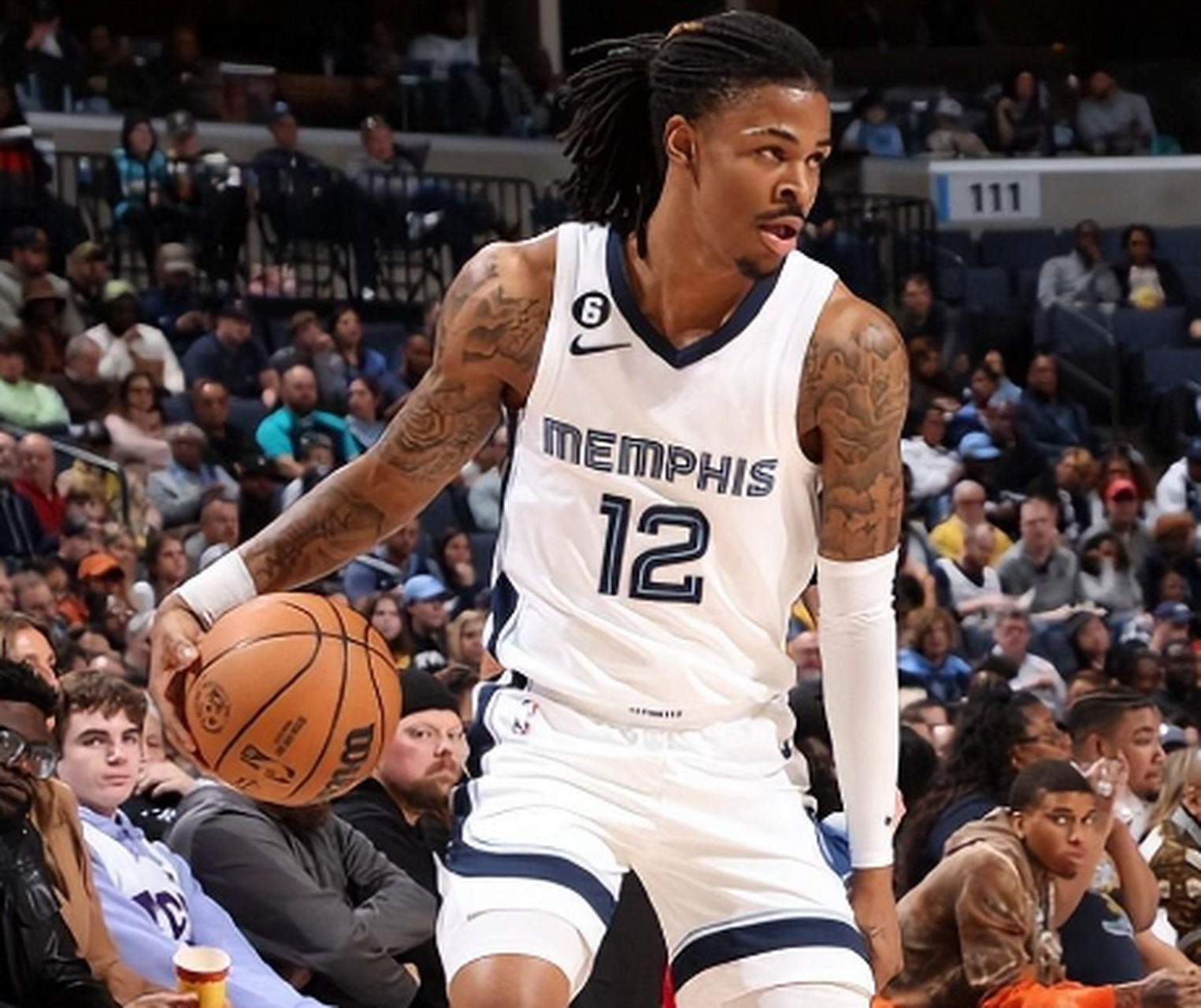 nba常规赛孟菲斯灰熊队主场迎战多伦多猛龙队,目前灰熊的战绩是32胜20