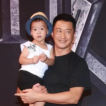 吴京和儿子的照片