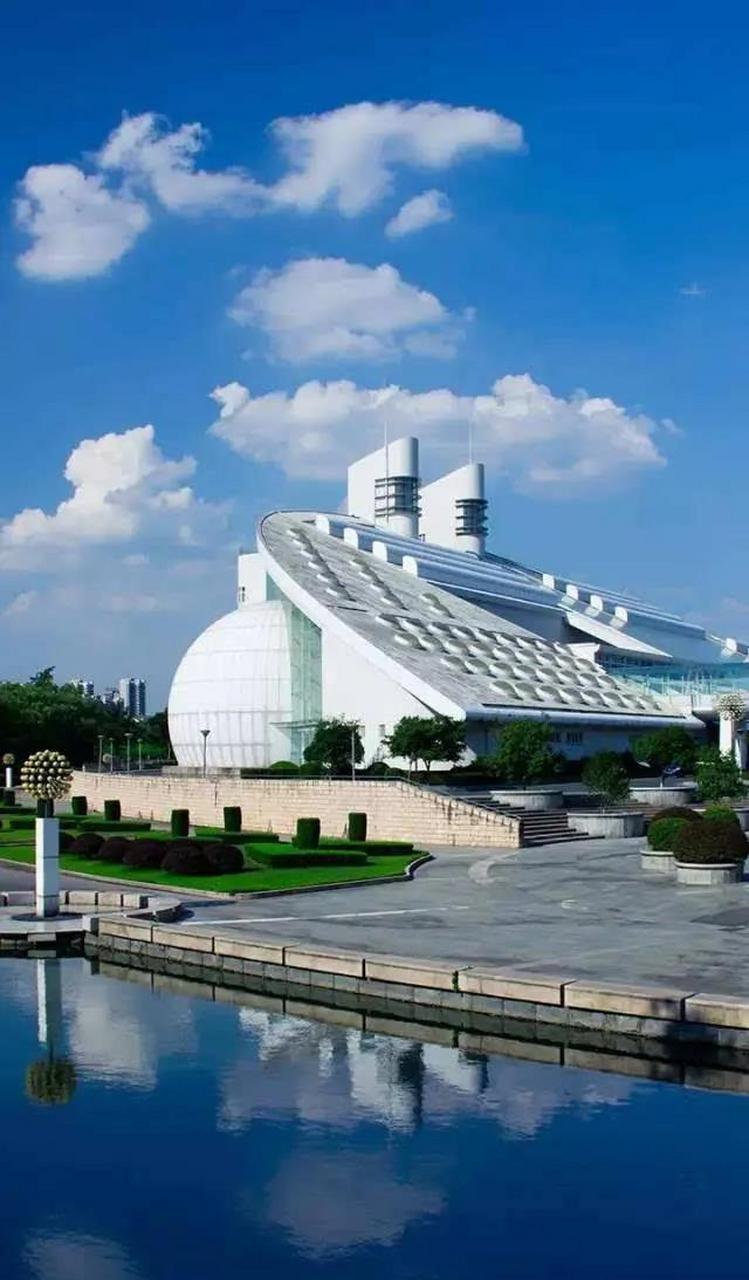 我徒弟运气好,考进浙江农业大学,1年后浙农和浙大合并,毕业证学位证就