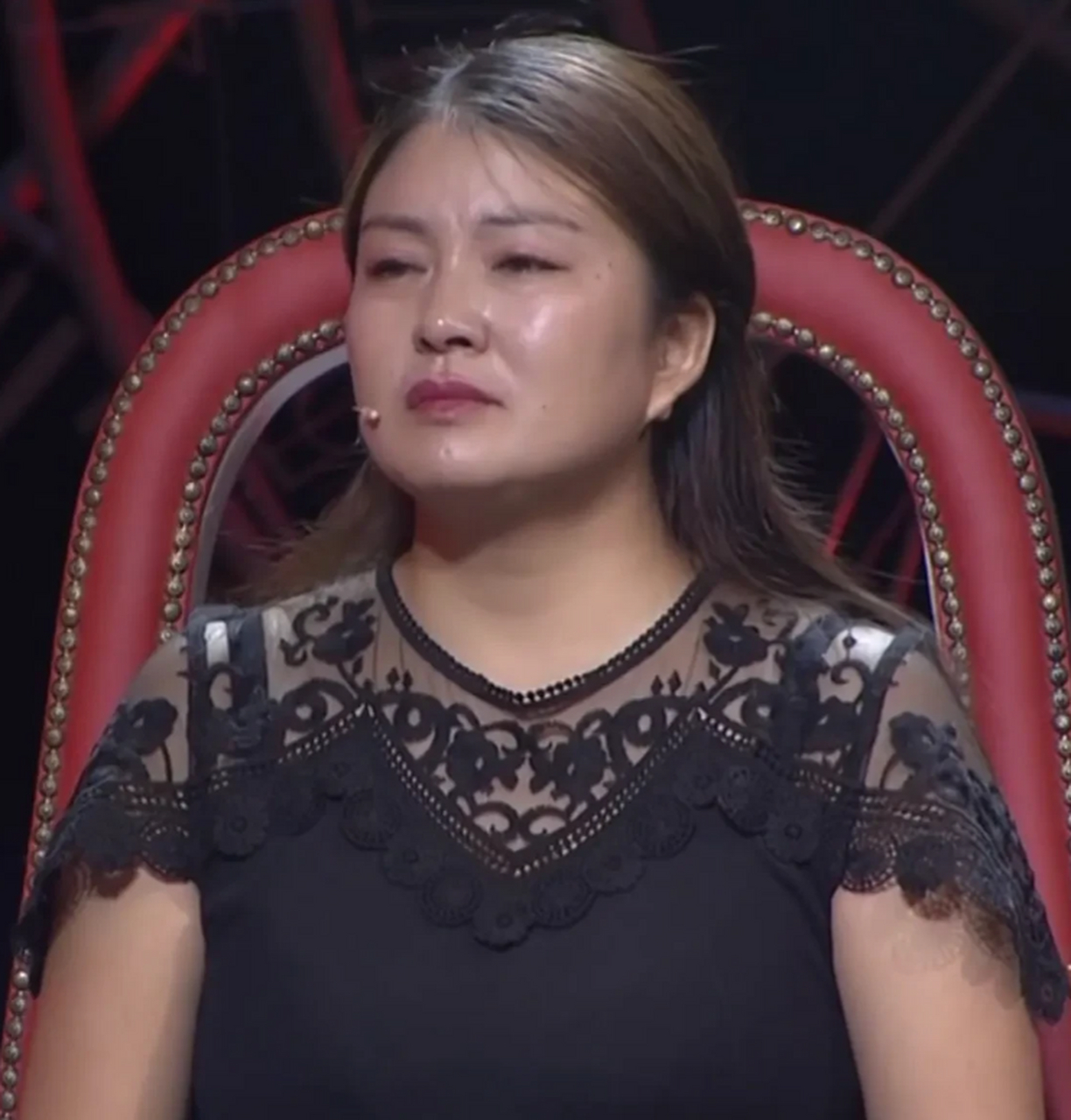 34岁的李金鹏追了40岁的孙冬梅两年了,光求婚就好几回,可孙冬梅却一直