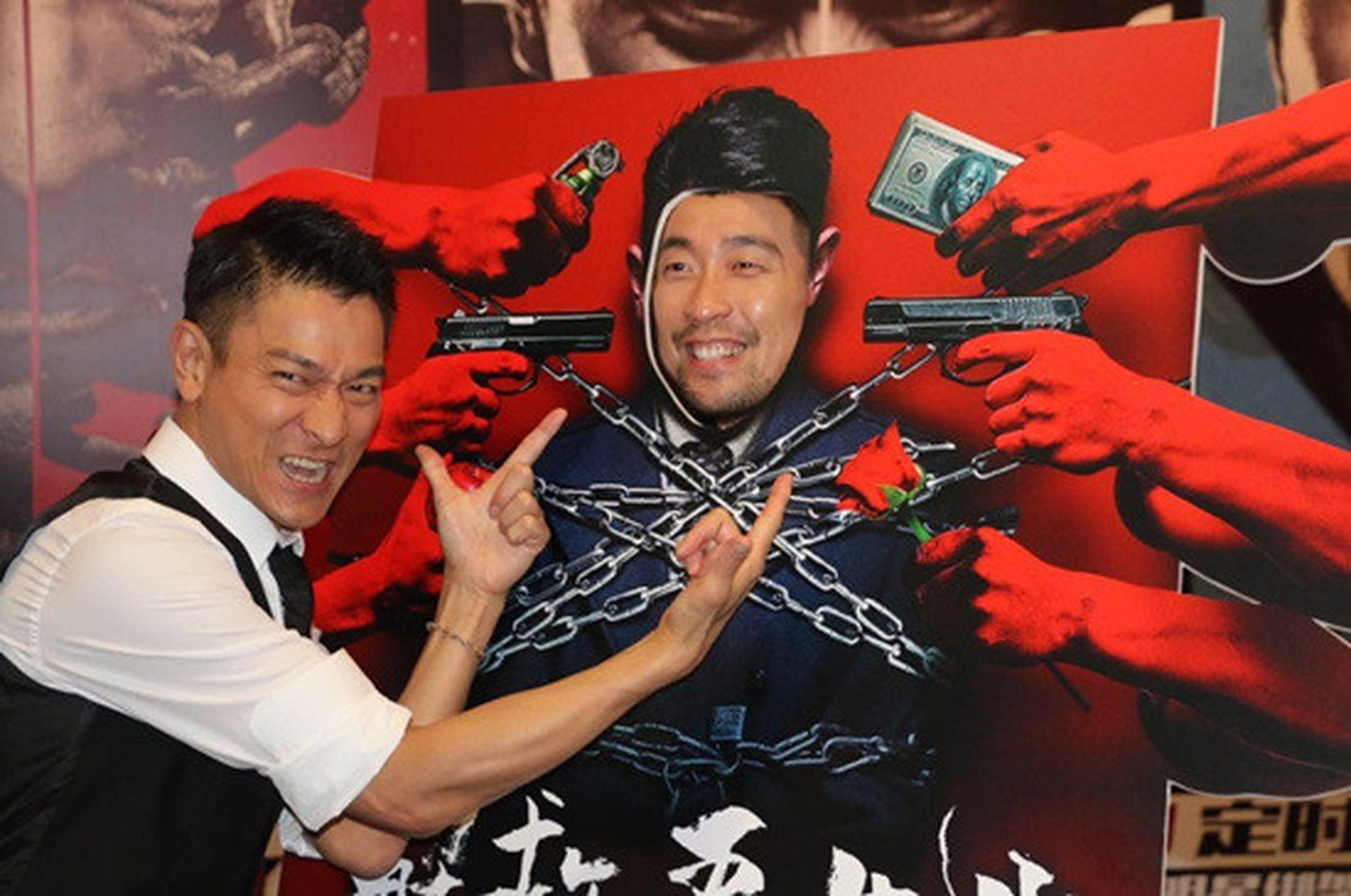 拍解救吾先生时,导演让刘德华坐在车里休息,让王千源下去排练给刘天王