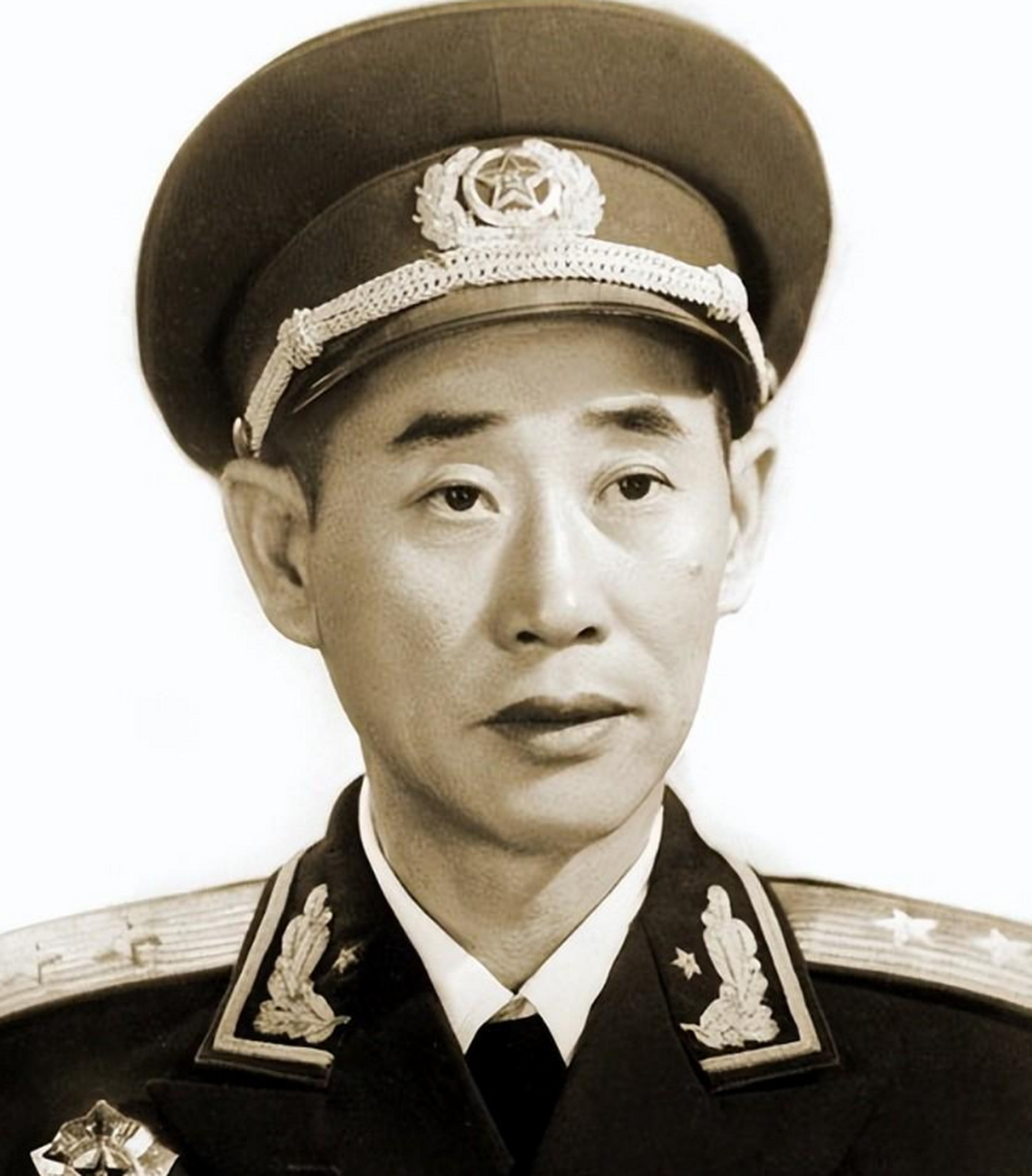 1,朵噶·彭措饶杰中将2,覃健中将3,王道邦中将4,朱辉照中将5,张祖谅