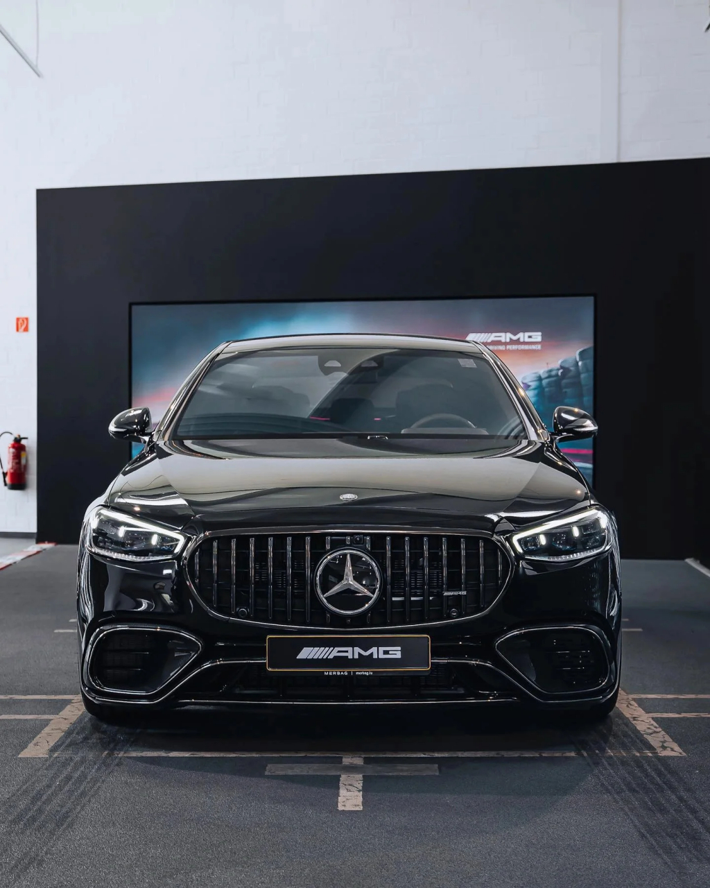 2023款新奔驰s63 amg,豪华与运动一体!告诉你什么叫西装暴徒!