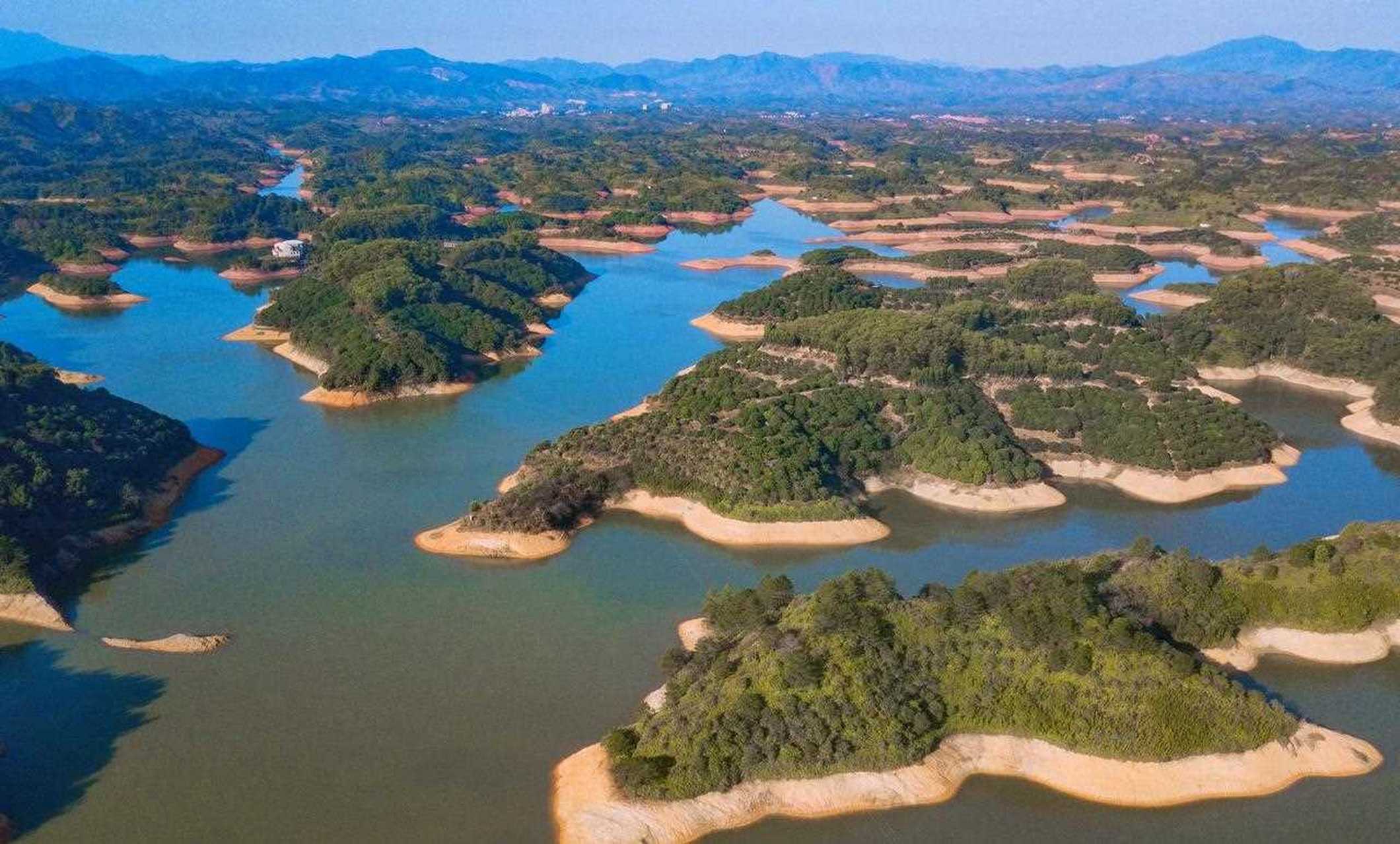 位于世界客都广东省梅州市五华县境内的益塘水库,始建于1971年,库容
