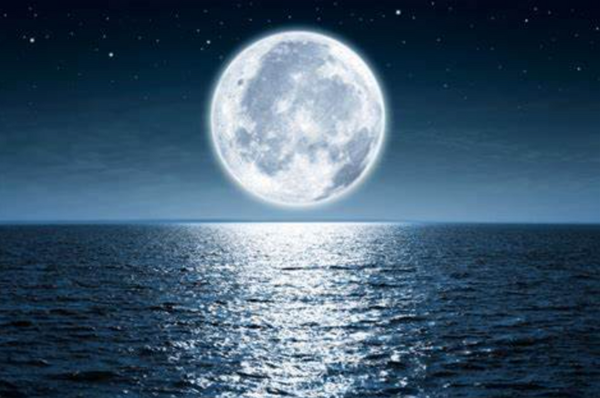 海上升明月,天涯共此时.但愿人长久,阖家多团圆.