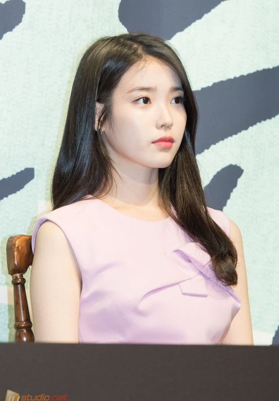 iu的粉色和粉色头发看起来好漂亮啊~?   #iu李知恩#[悠闲]