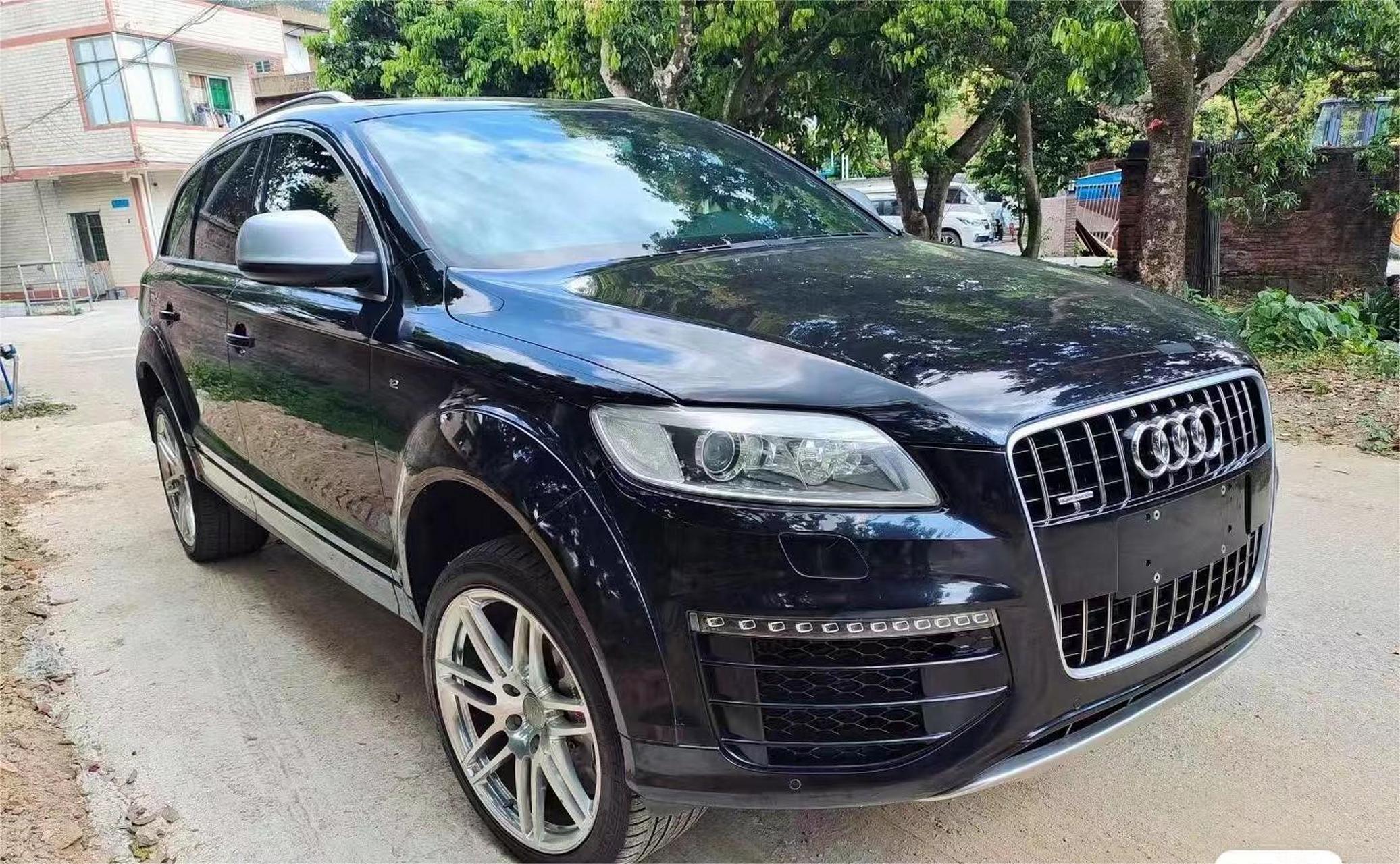 二手车创作人# 12年奥迪q7v12tt,新车落地将近300万!