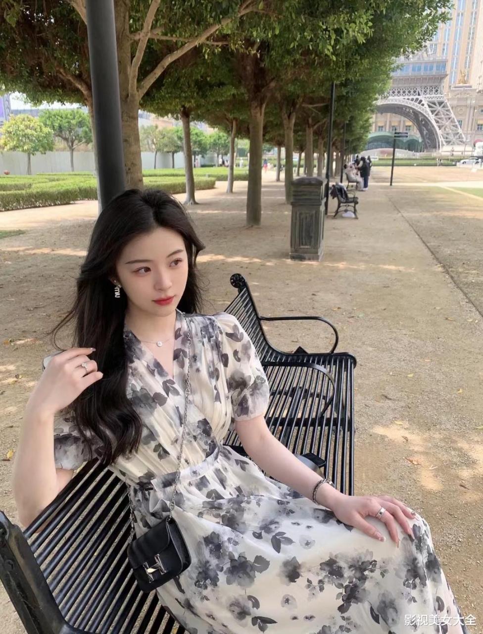 华莱士认识的小姐姐,模特职业,今年26岁还单身,高颜值气质型美女