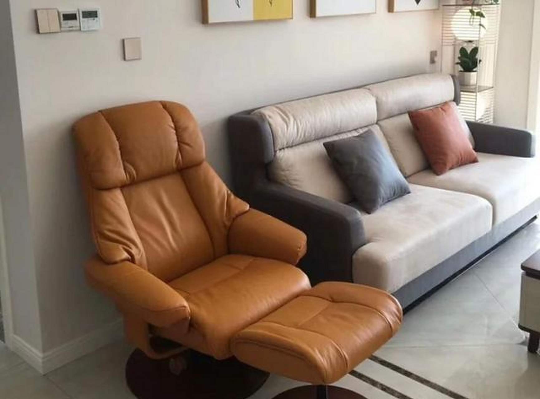 像沙发处的插座距地30cm,实际生活中就非常不方便