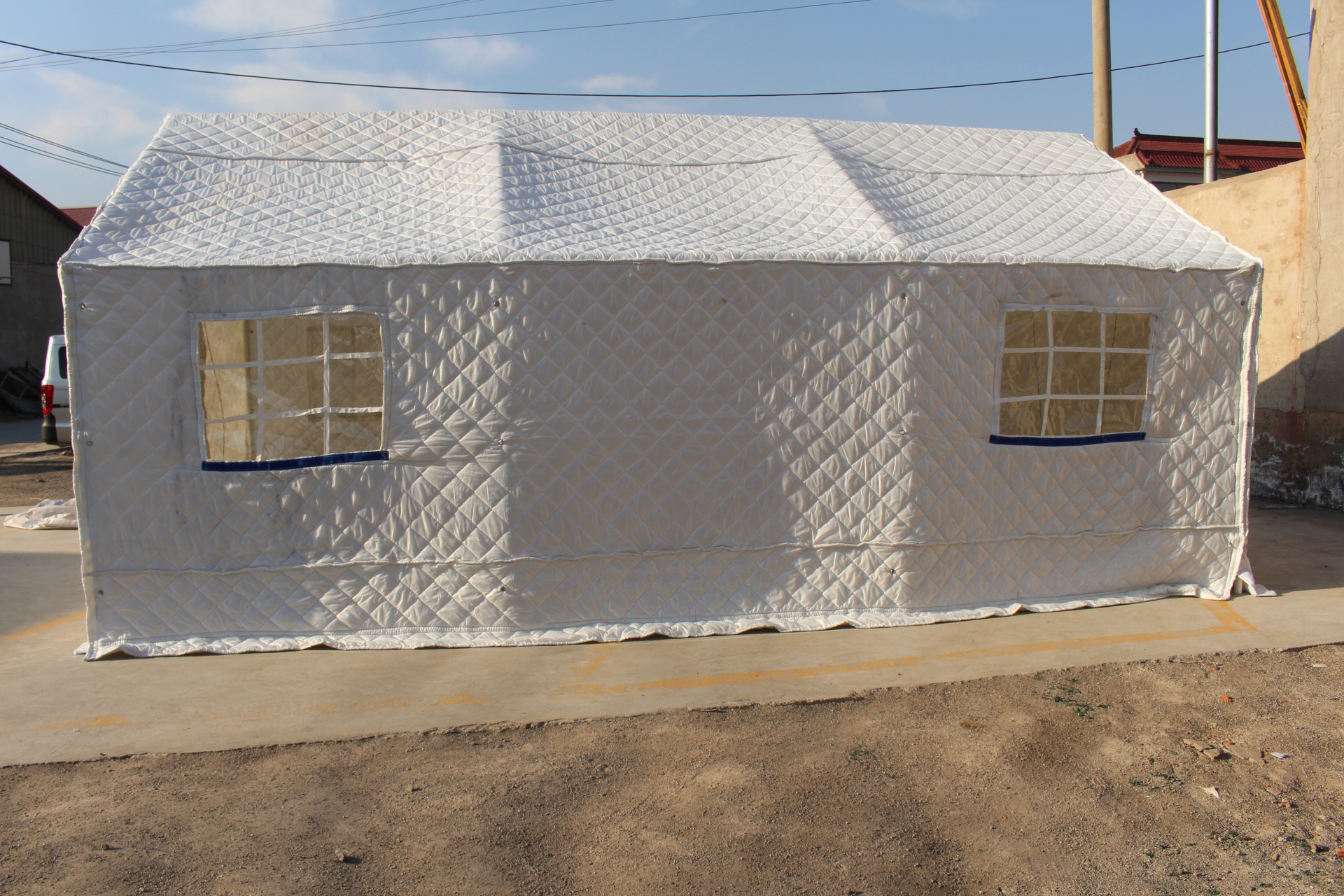 应急救灾帐篷# 救灾帐篷是灾区救援活动中不可缺少的重要工具,驹种