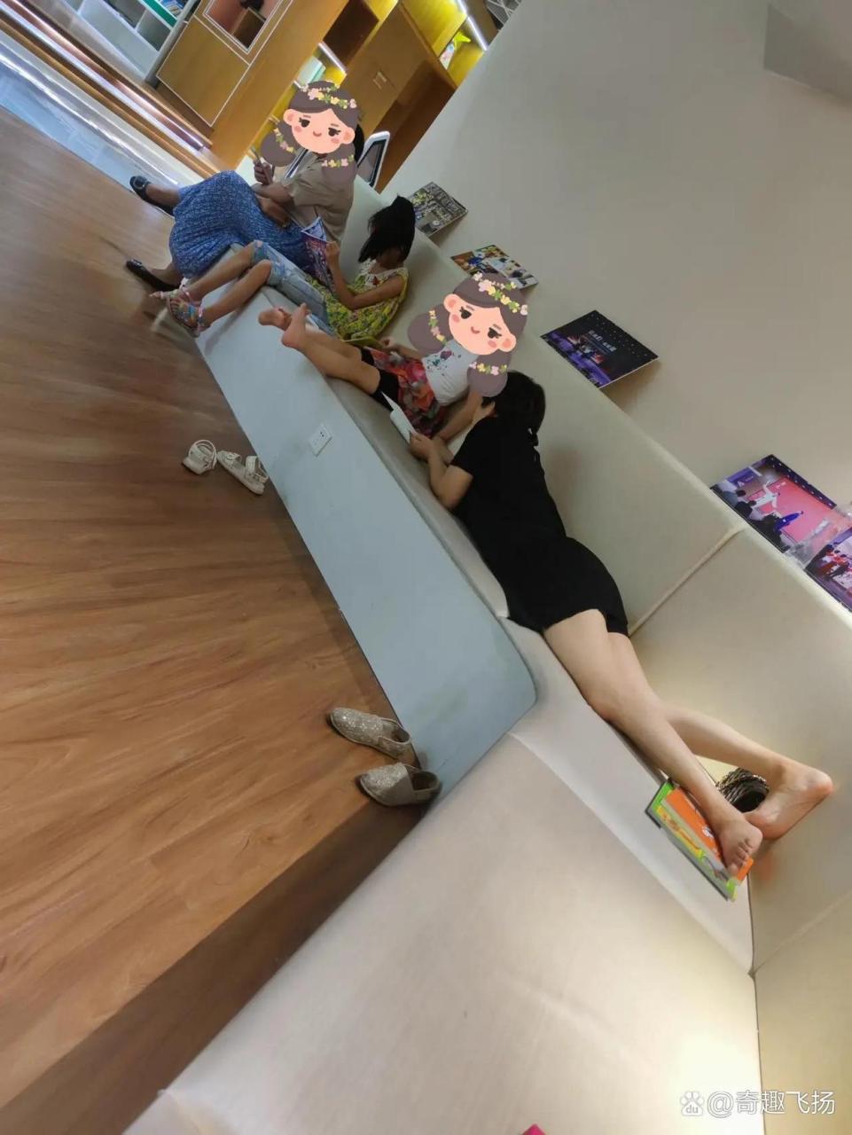 这年头,素质是个好东西[鲜花] 定位:儿童图书馆   #相约动态##全民