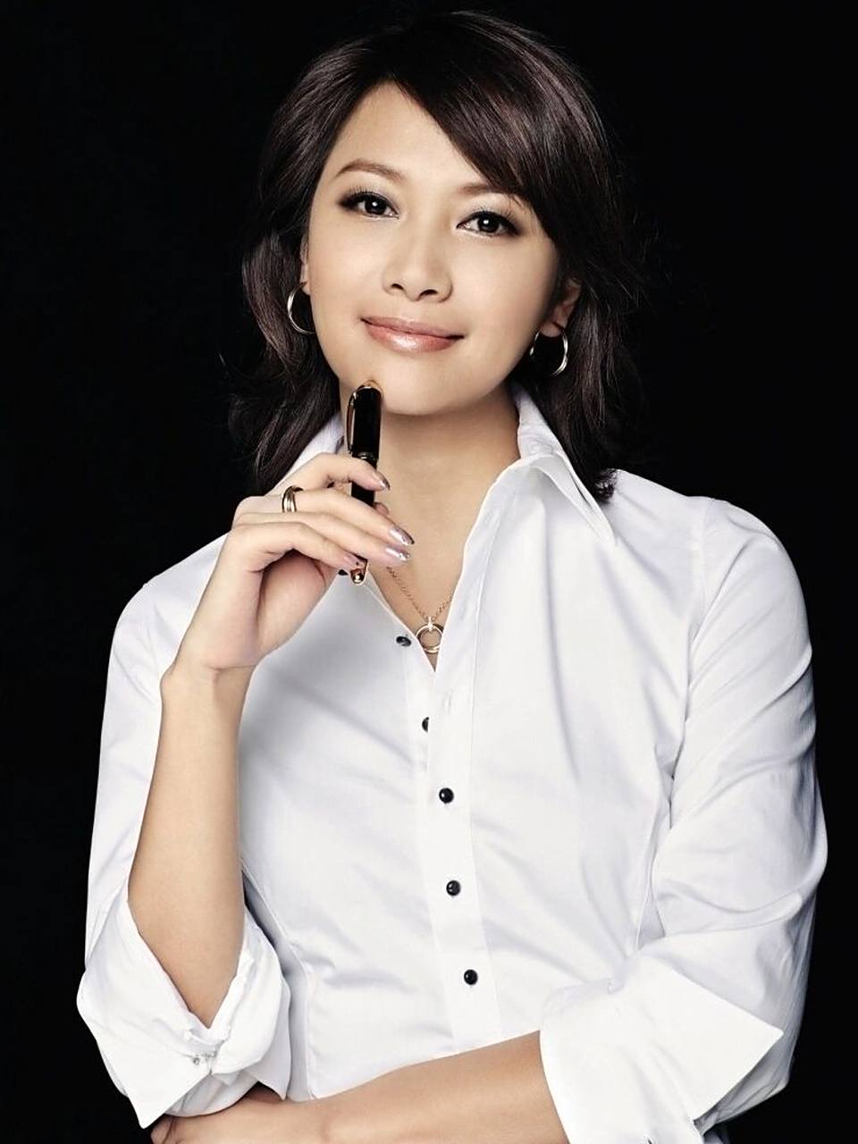 徐静蕾的气质,是很多女星身上所没有的  徐静蕾才华横溢,不仅是演员