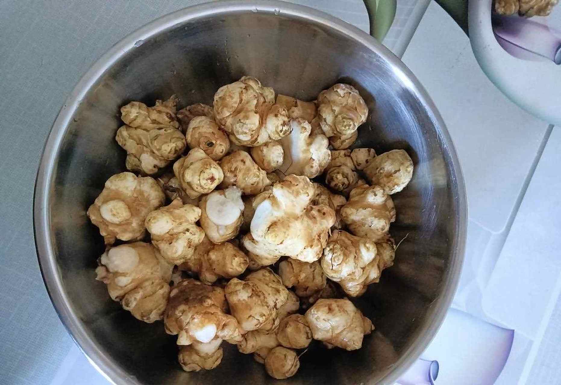 吃完午饭,芊芊宝宝睡午觉,[生日蛋糕] 奶奶腌制姜不辣咸菜 姜不辣是