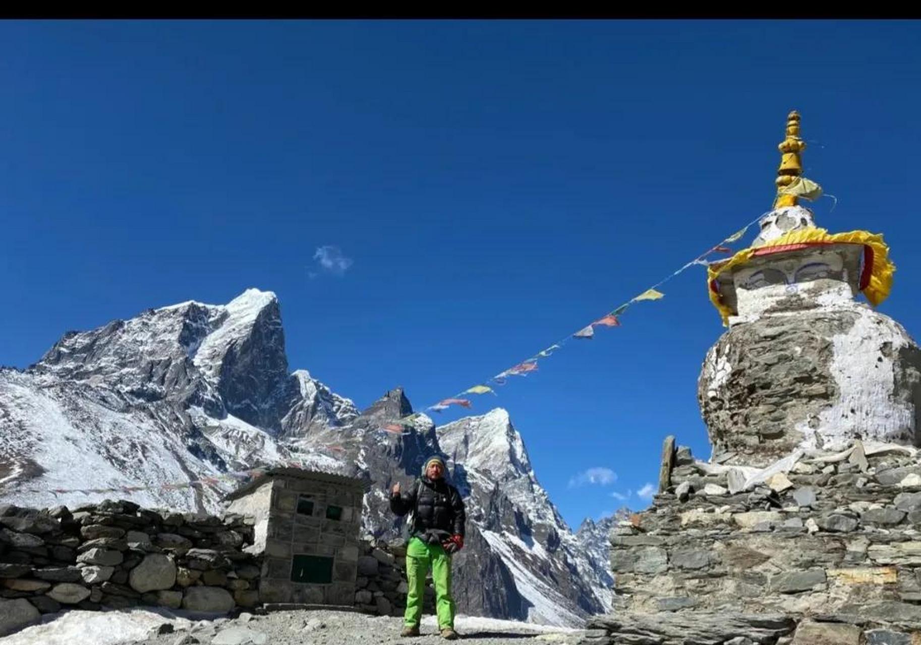 领动计划# 有一个徒步行者叫合金,两年前到尼泊尔旅行期间,因为仪情