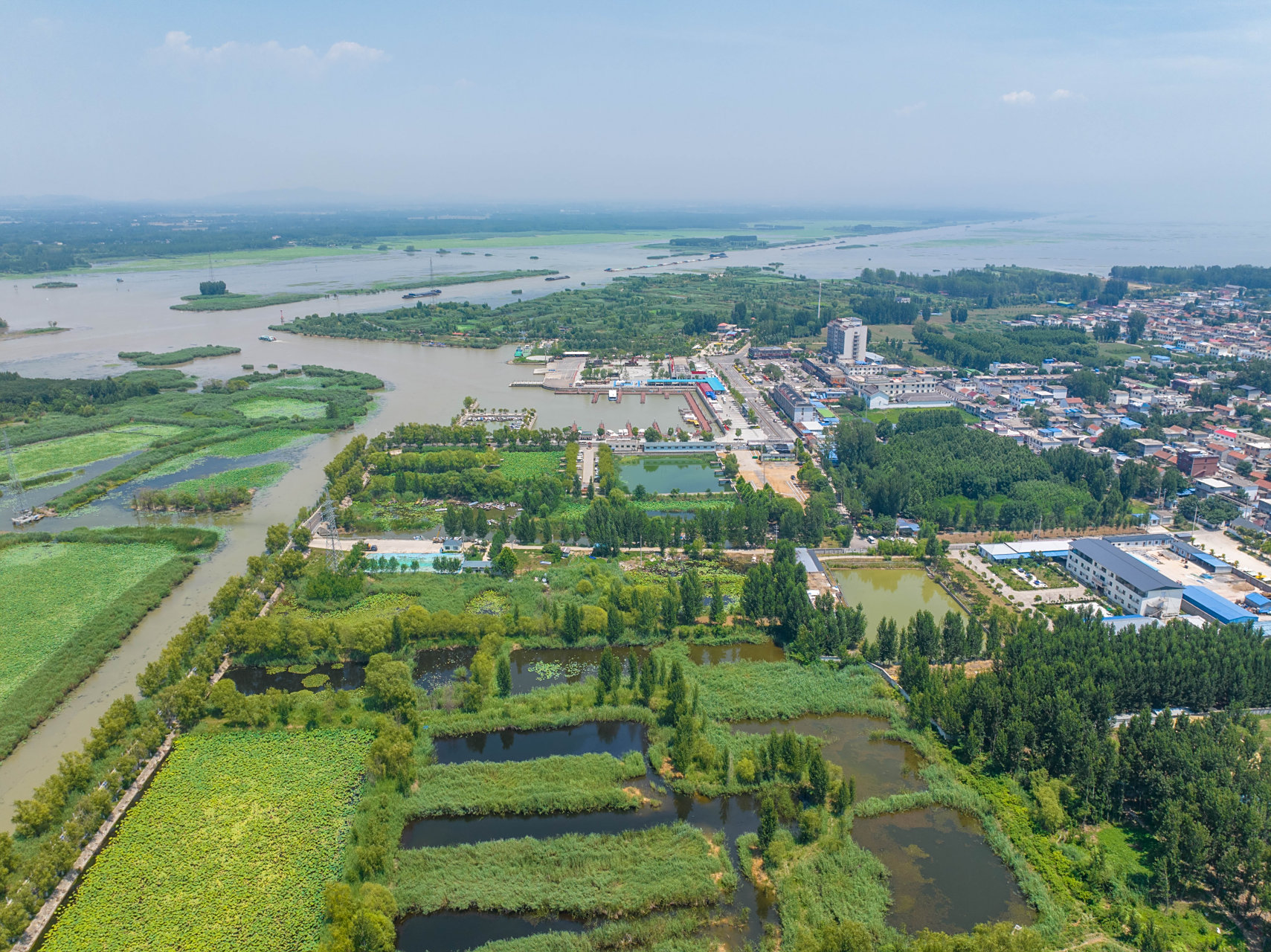 航拍济宁微山湖风景区,微山岛上好风光