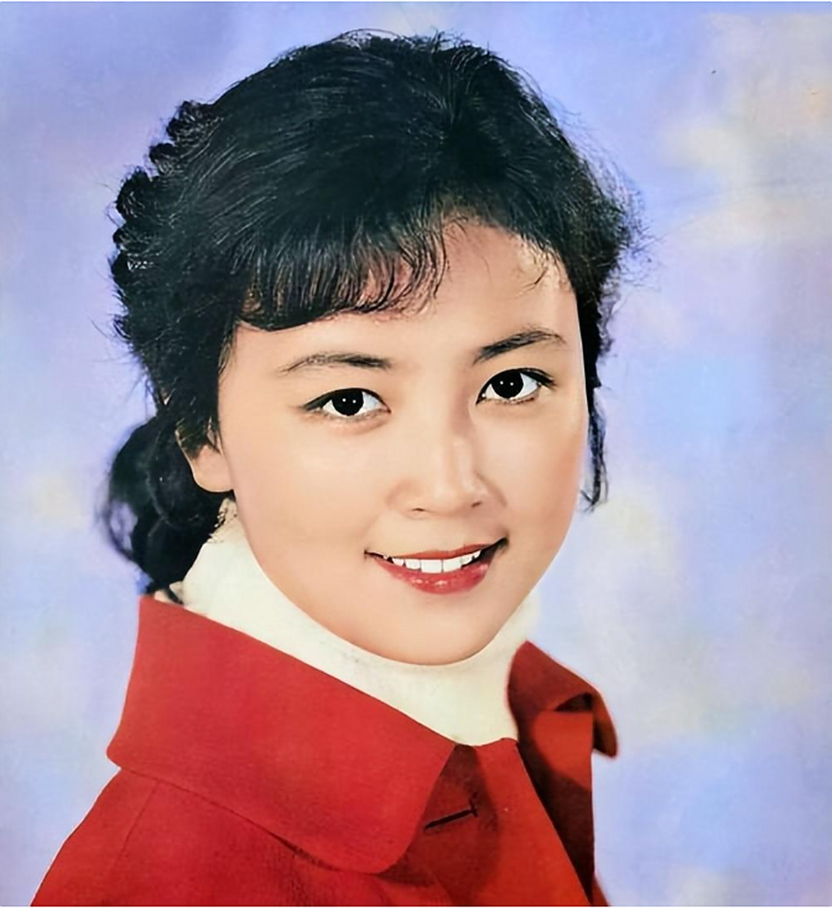 1976年,上海制片厂准备拍摄一部关于新女性的电影《新风歌》.