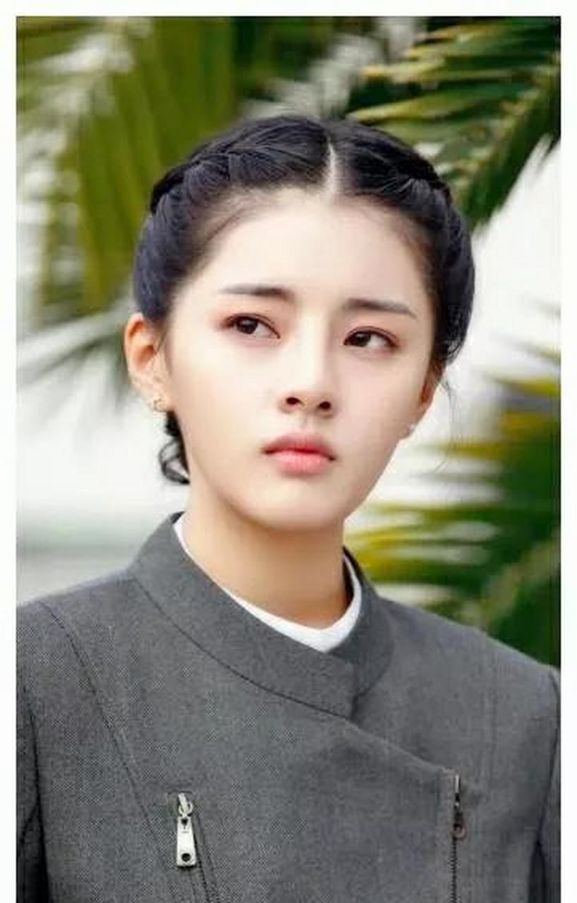许雅婷:清纯甜美,温婉大方,气质独特