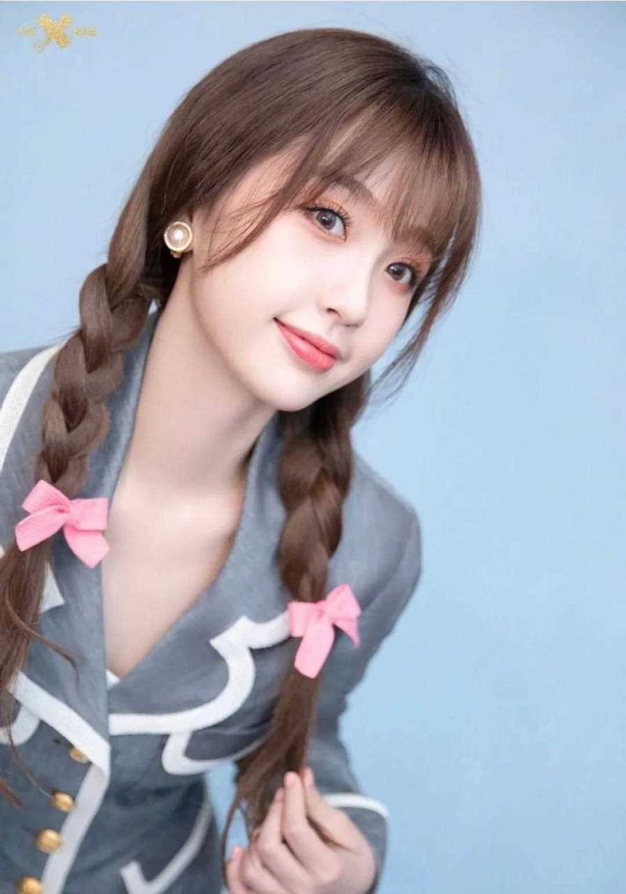 我的天呀[委屈] 虞书欣《青你3》助教造型也太少女了吧.