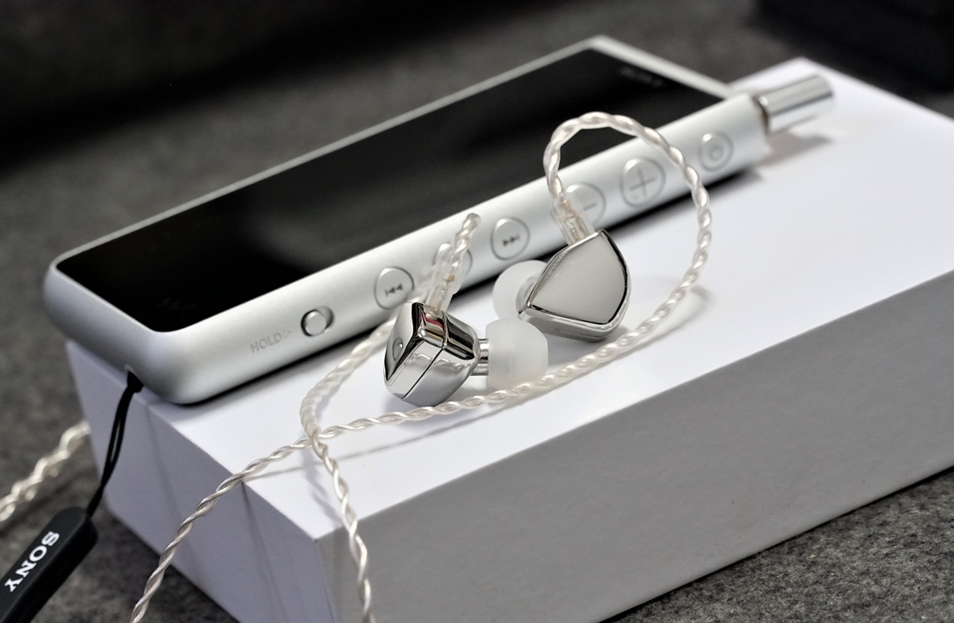 30,iphone xr ikko itm05,索尼zx505,山灵m6pro四部前端播放设备的