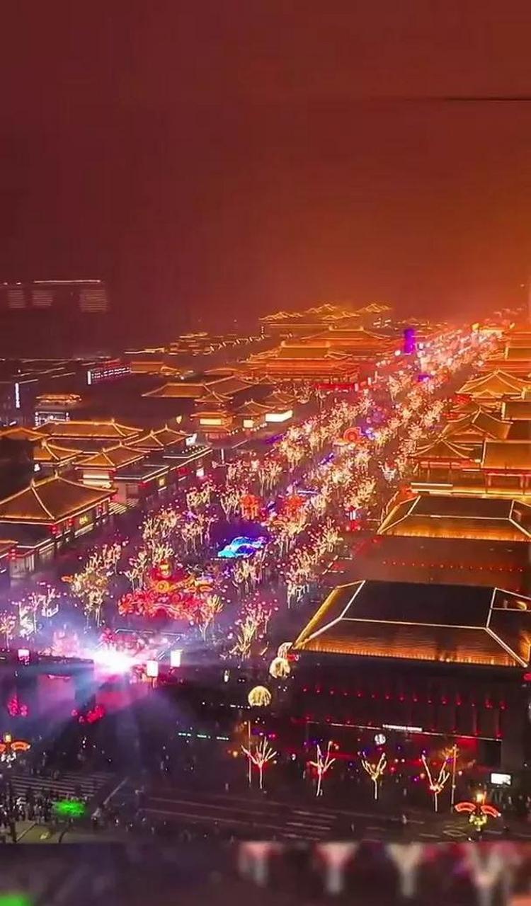 西安现在是妥妥的北方第二城,除了北京,还有谁比西安繁华.