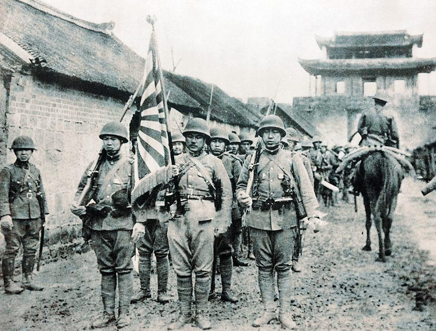 1938年11月21日,日军第十六师团向无锡发起进攻.