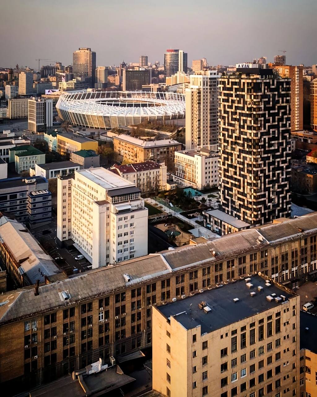 "花园城市"乌克兰首都 基辅  基辅,人口296万人,人均gdp为9000美元