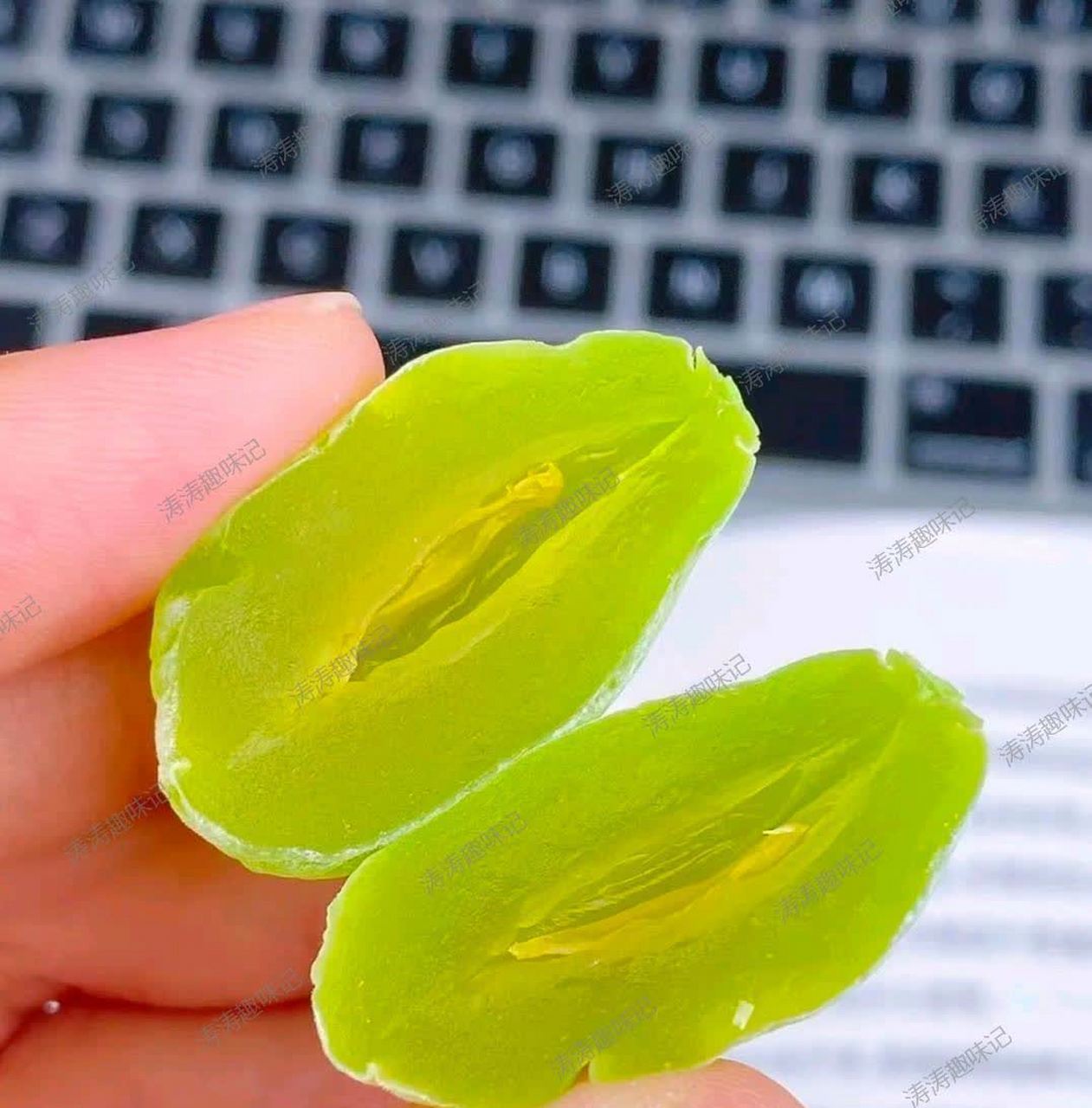 这葡萄干是从哪里来的? 看起来很好吃!#搞笑