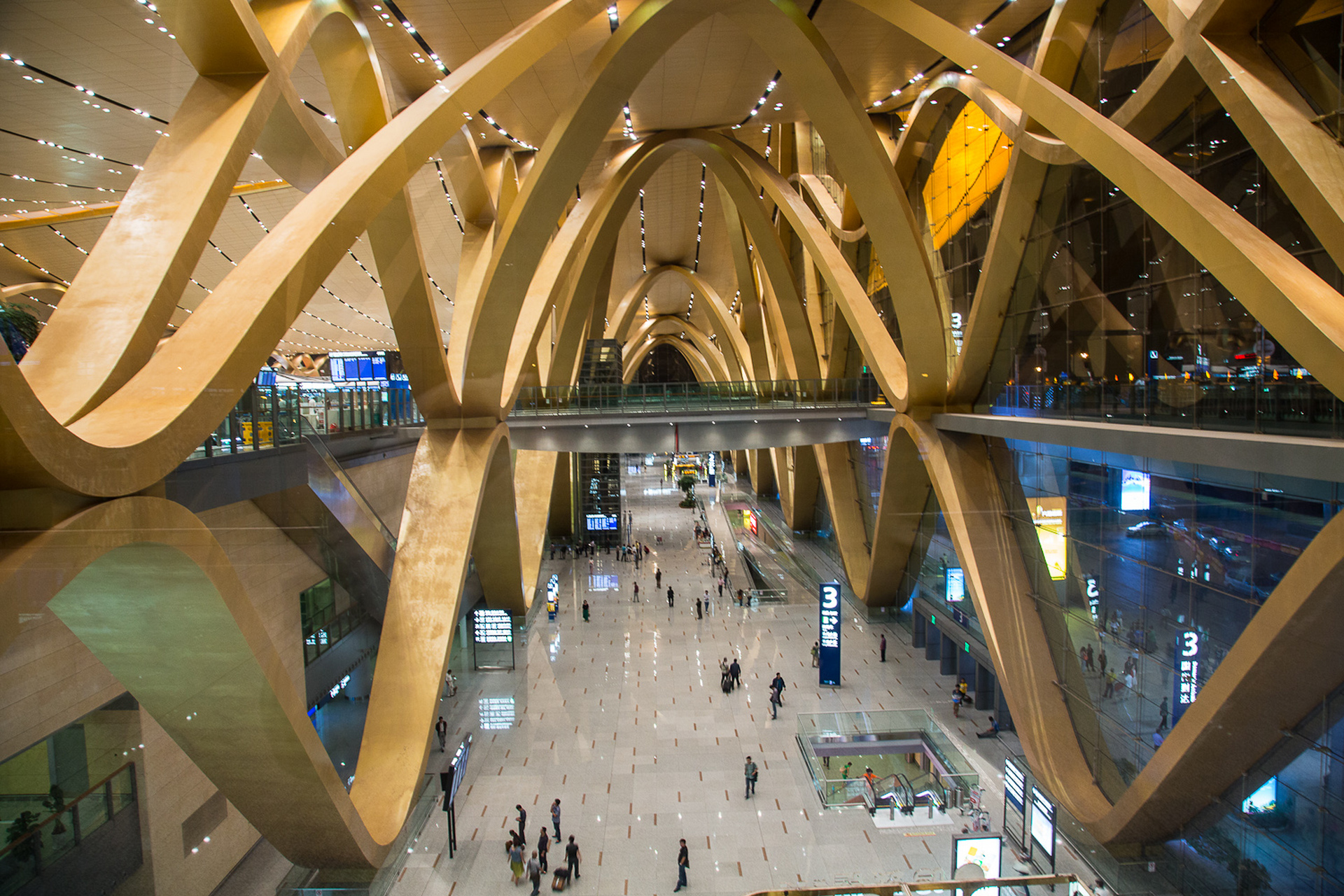 昆明长水国际机场迎来转场运营9周年 昆明长水国际机场迎来了转场运营