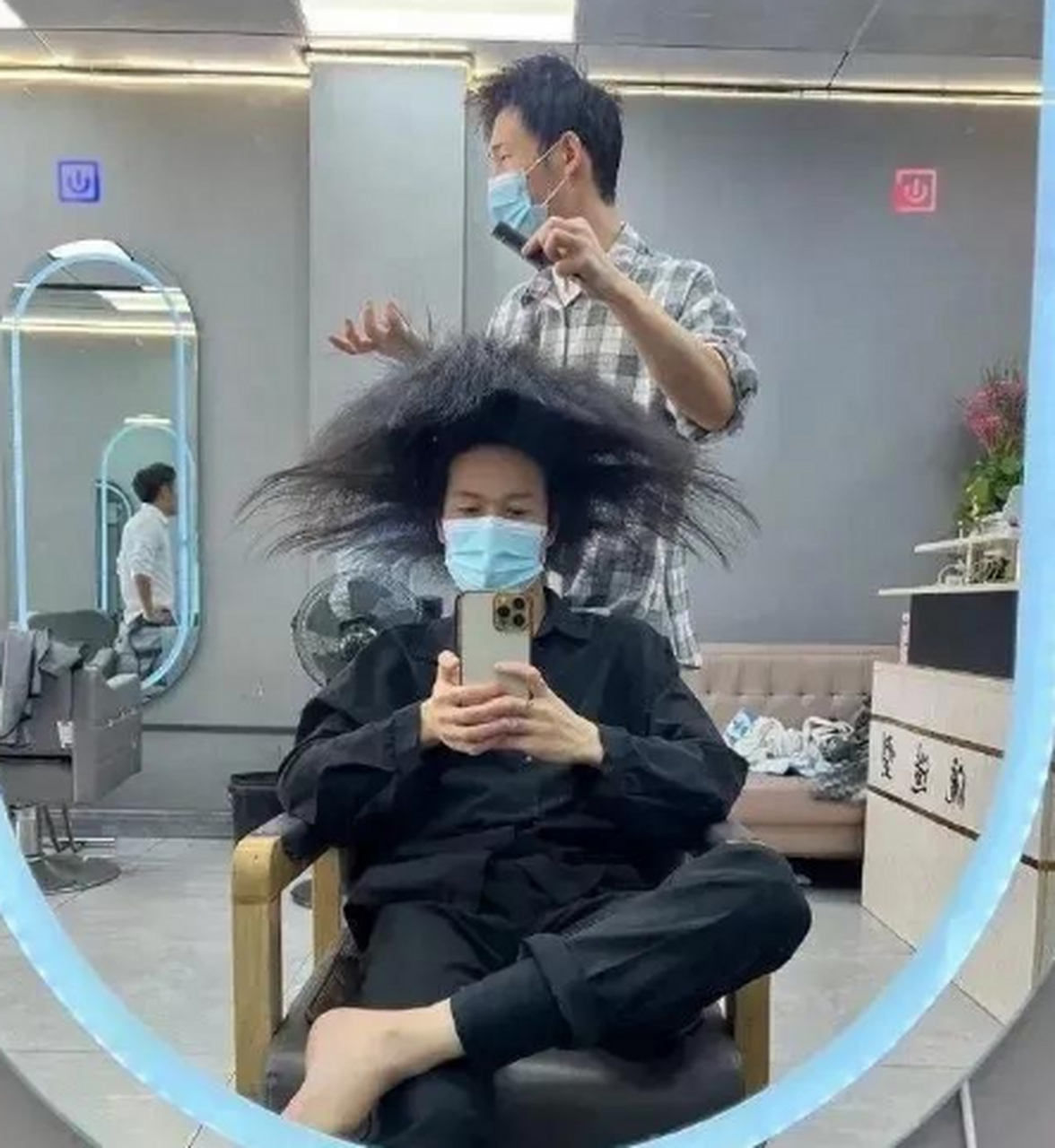 这是最新款的雨伞发型吗?遇到刮风天气怎么办?