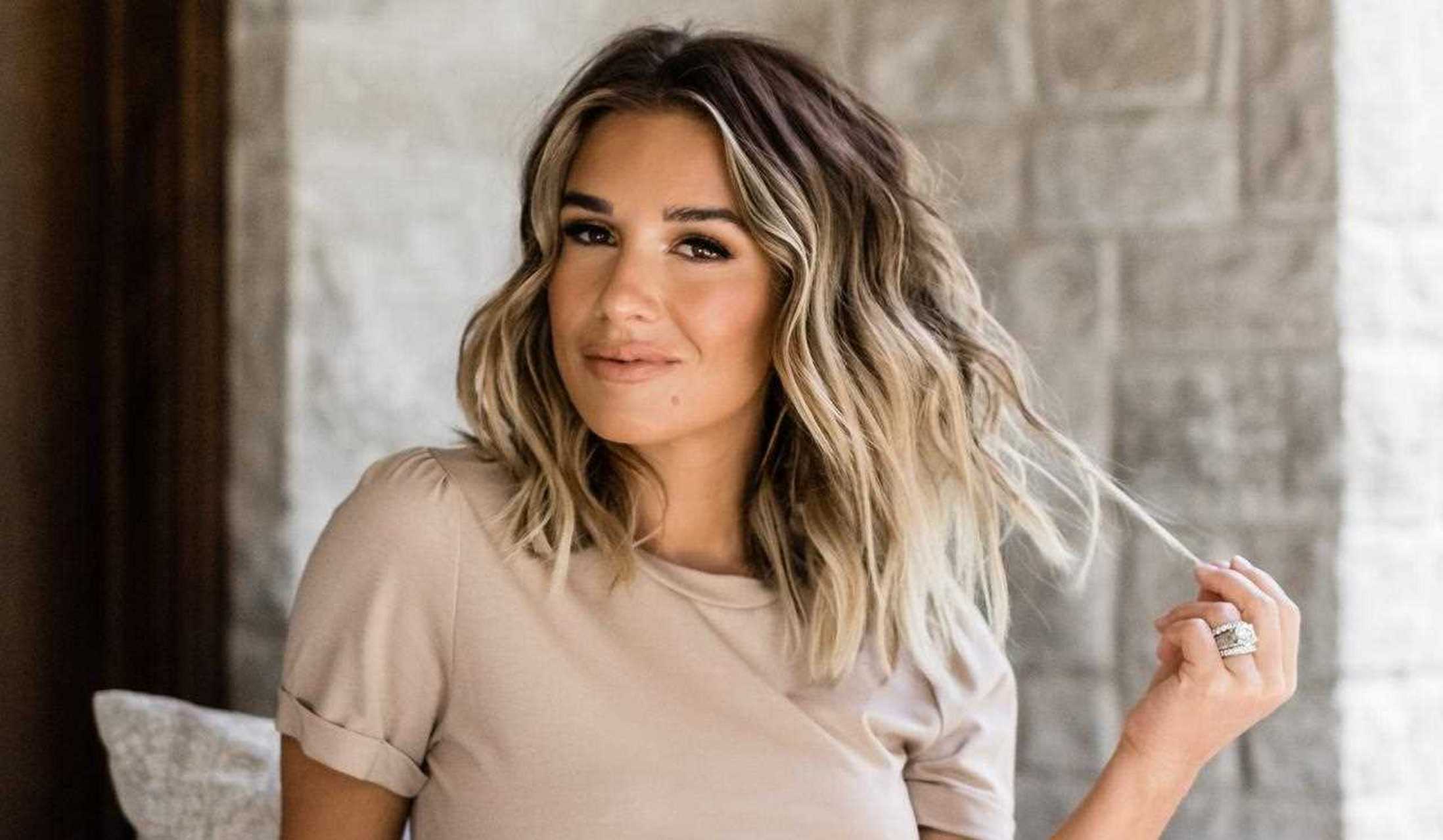 杰西·詹姆斯·德克尔 (jessie james decker)不会让评论家阻止她享受