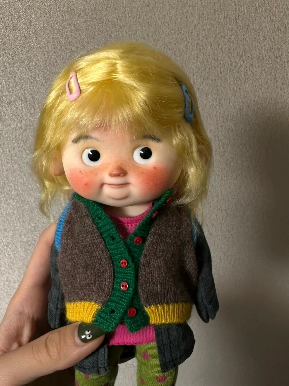 乖巧一只  谁懂!好可爱的娃娃