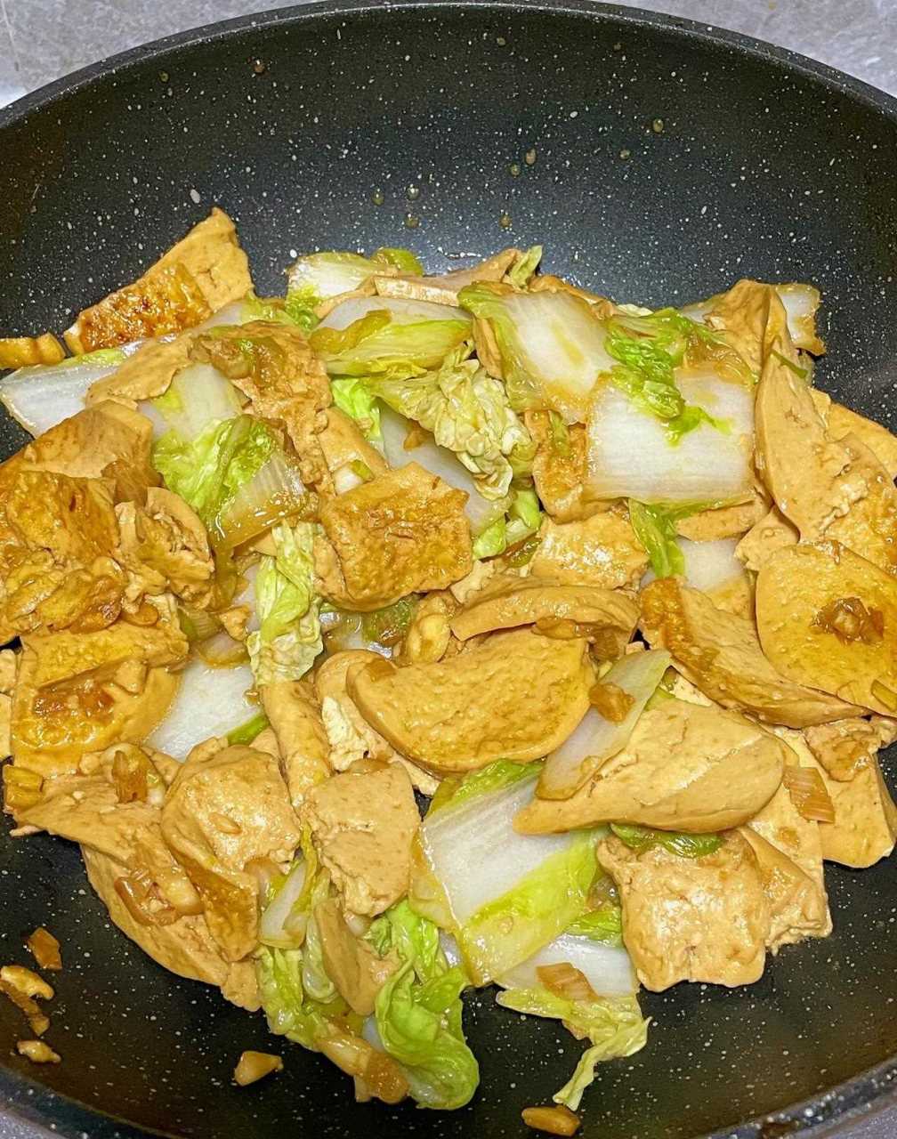 白菜跟素鸡的完美结合,白菜烧素鸡!