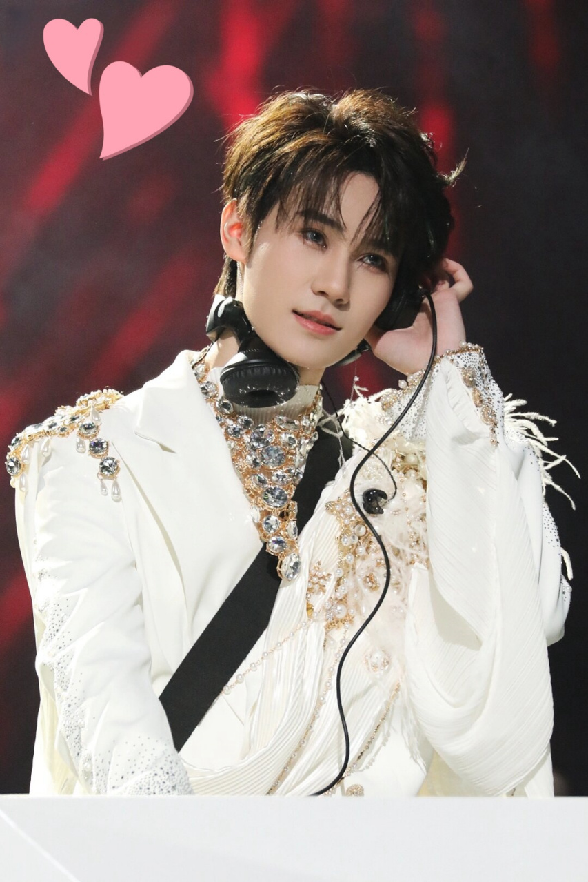 张真源新款壁纸 张真源的新款壁纸真的太惊艳了!