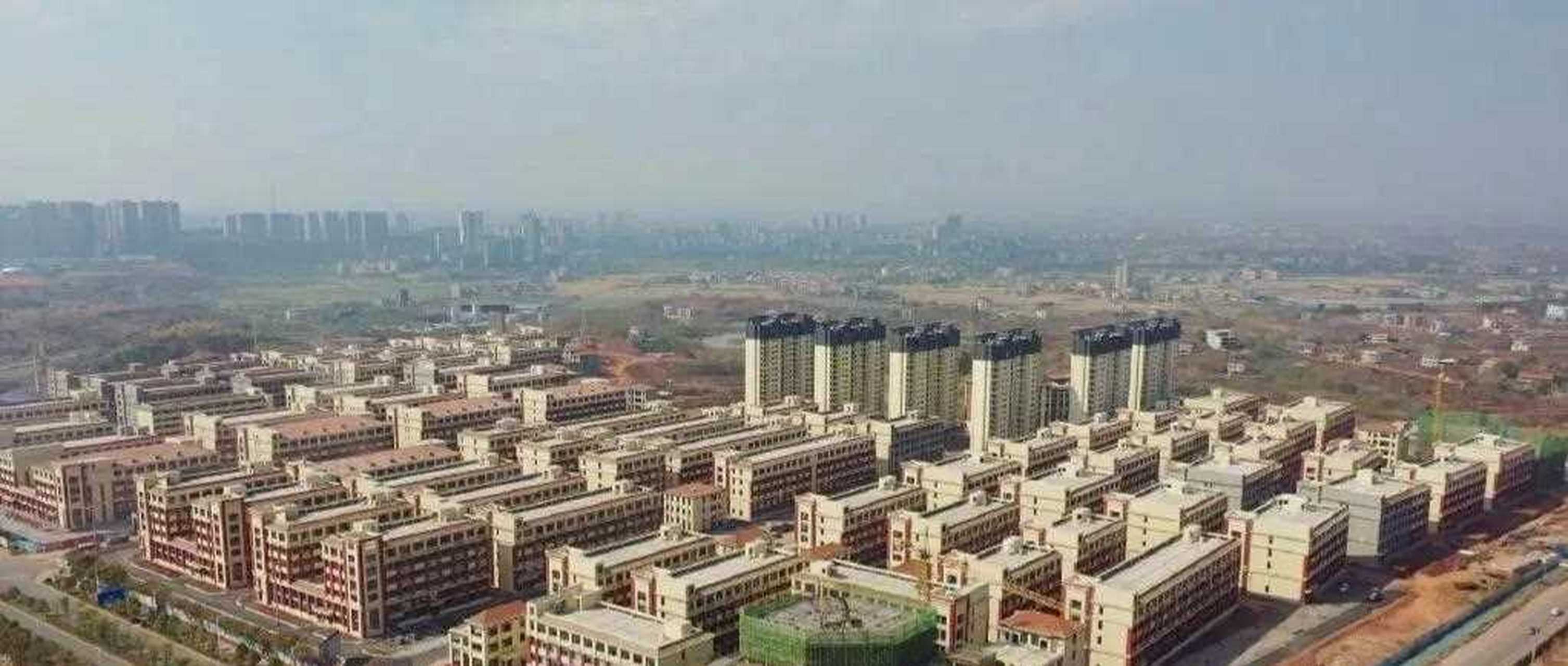 投资50亿的衡阳船山谷钟表小镇已投产,目前订单已排到四月份!