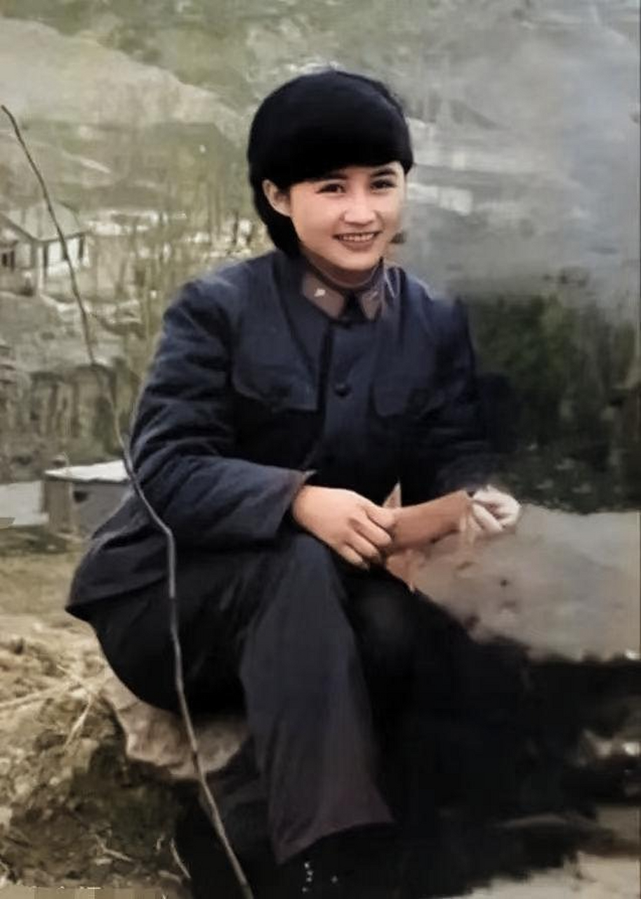 80年代中国女兵图片