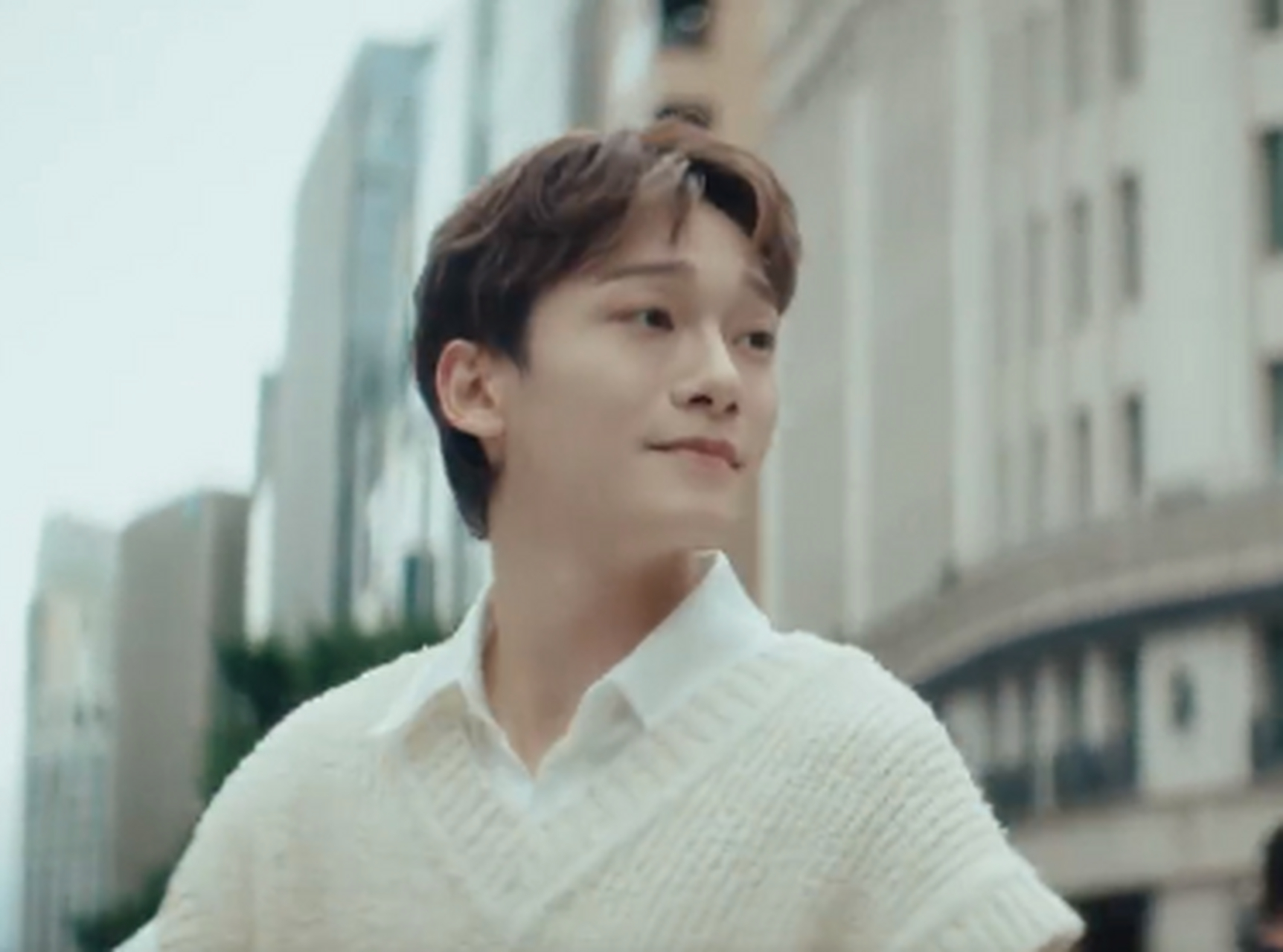 16日据韩媒,exo成员金钟大结婚生子后时隔3年,将于10月举行婚礼.