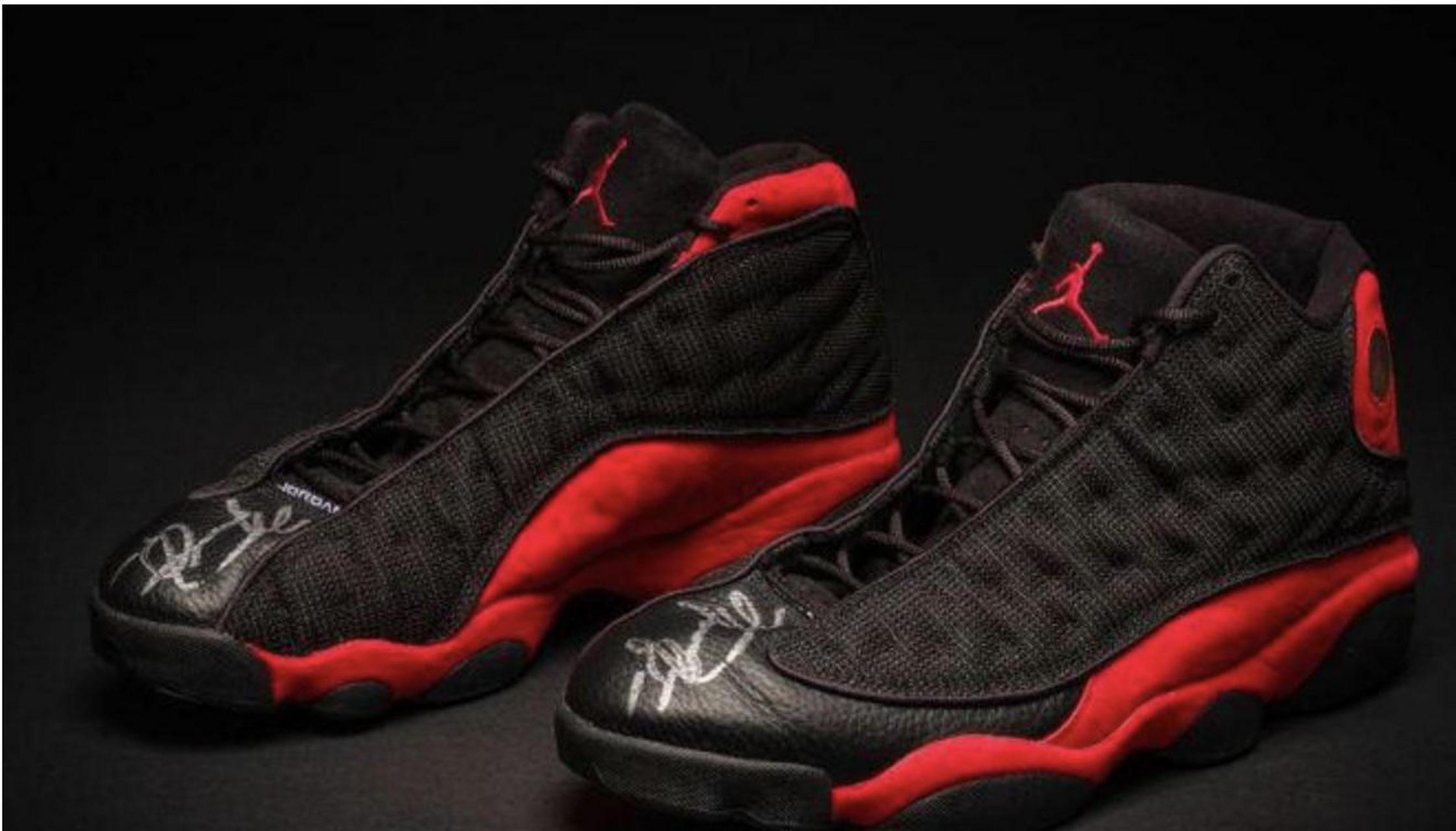 迈克尔·乔丹签名球鞋拍卖价创新高#】在近日结束的苏富比在线拍卖会