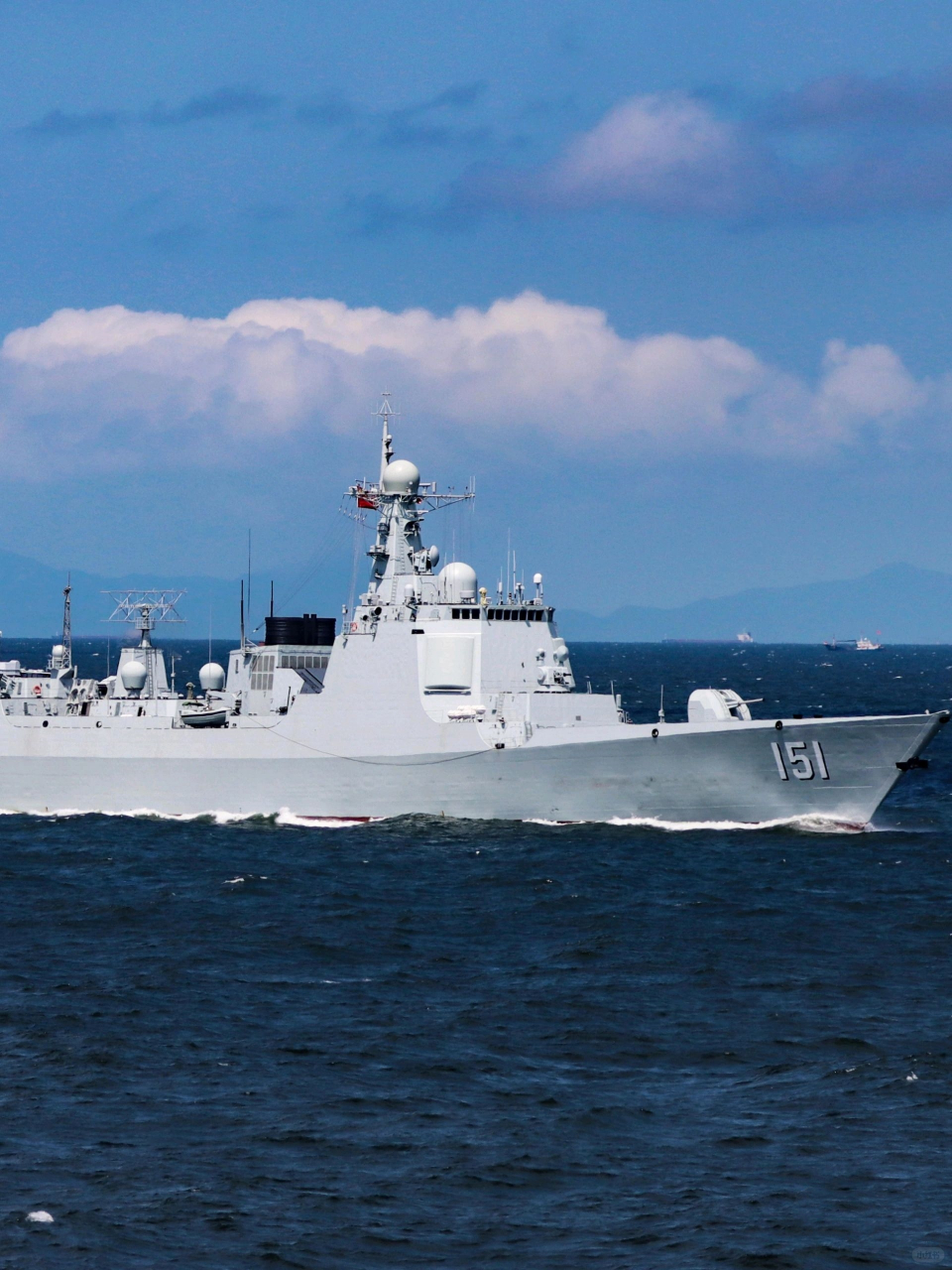 东战海军cd  东部战区海军 c(151郑州舰)d(154厦门舰)