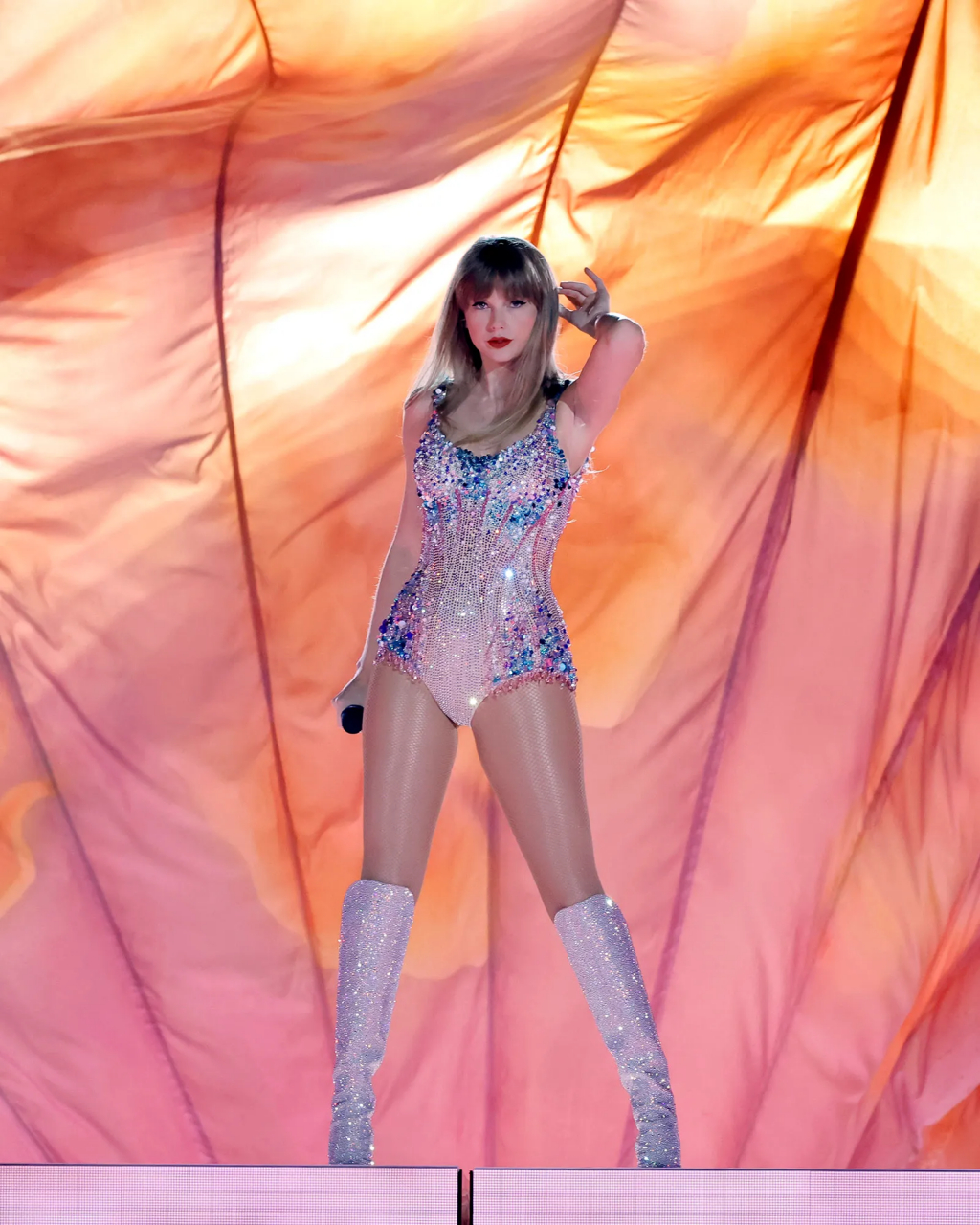 taylor swift真的好大方,她给运输演唱会设备的卡车司机发放了10万