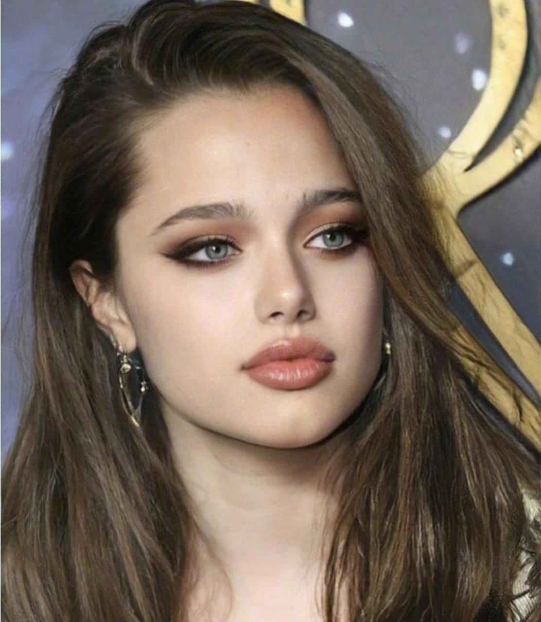 安吉丽娜.朱莉的女儿shiloh,这基因好绝[比心]