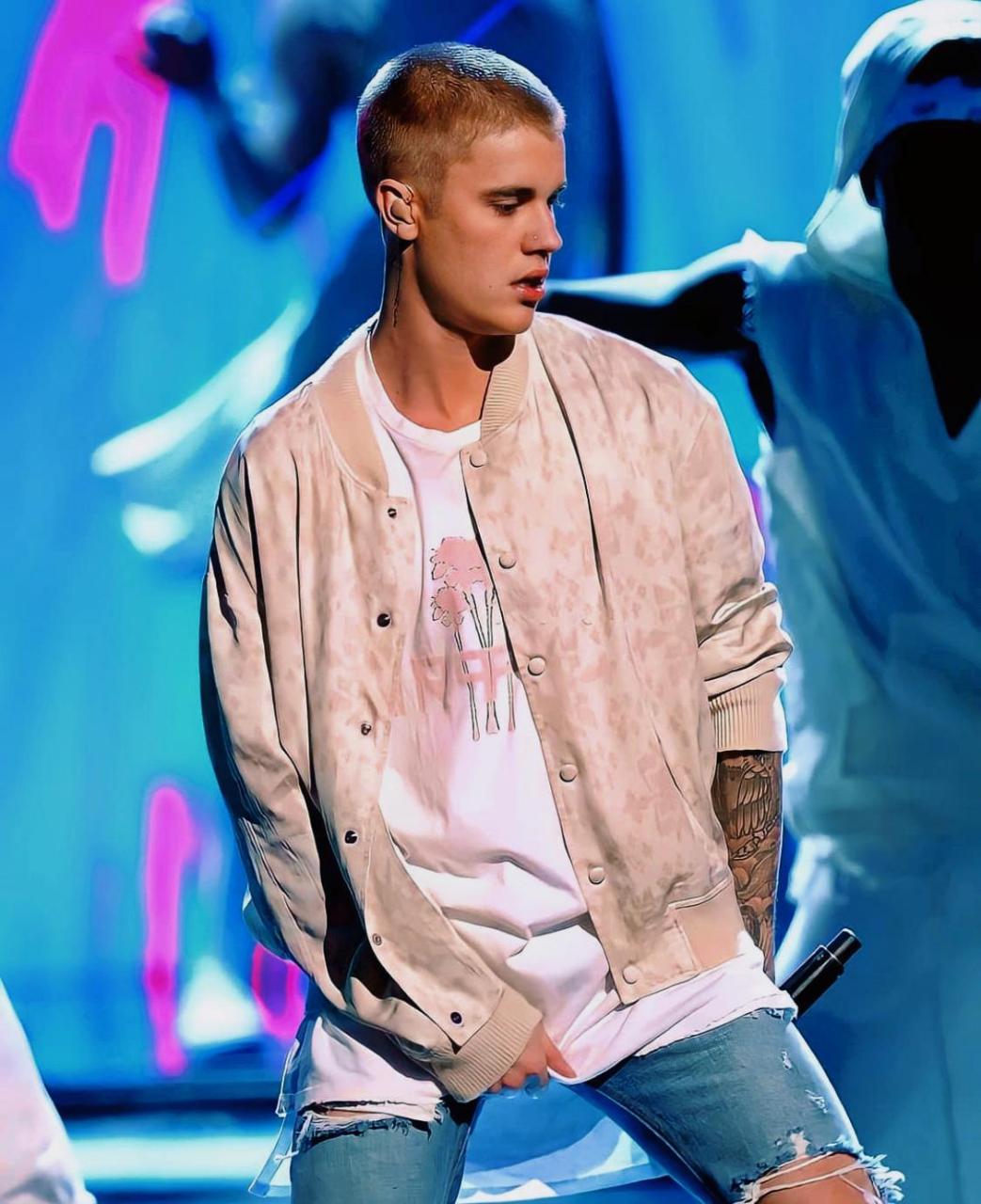 贾斯汀比伯 (2015-2017)#明星娱乐资讯# #明星资讯广播台# #明星