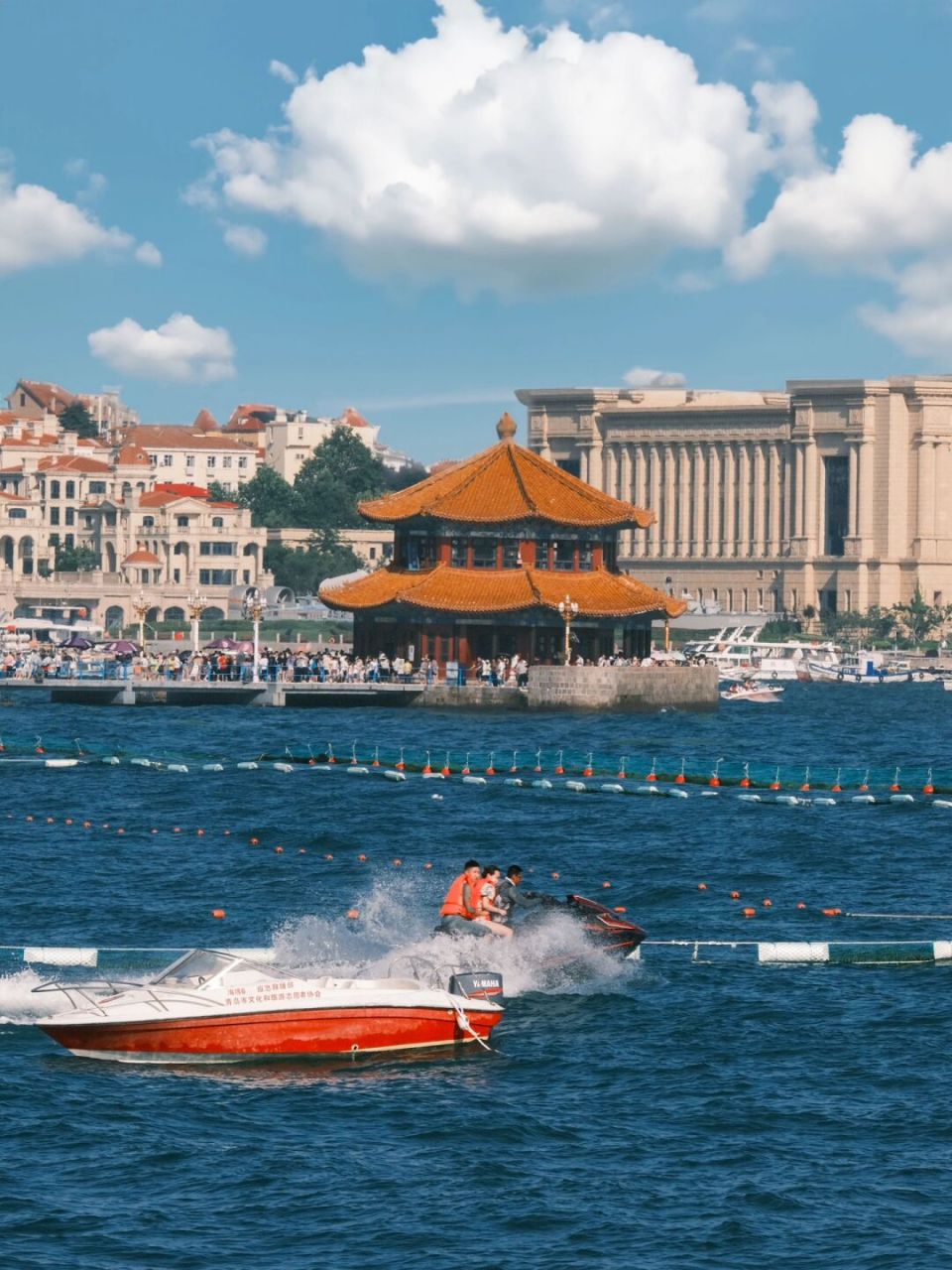 青岛栈桥周边,不服来挑战!  大家好,好久不见!