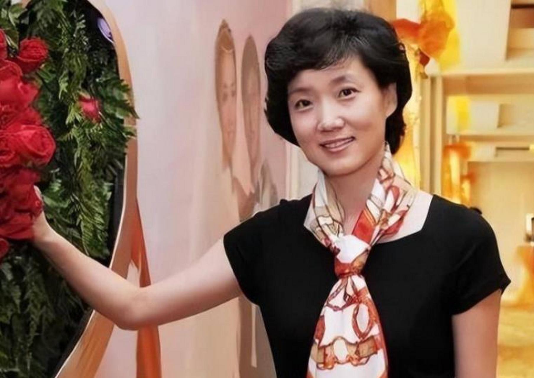 "国脸"李修平的主持风格和端庄秀丽的容貌气质,赢得了广大人民群众的