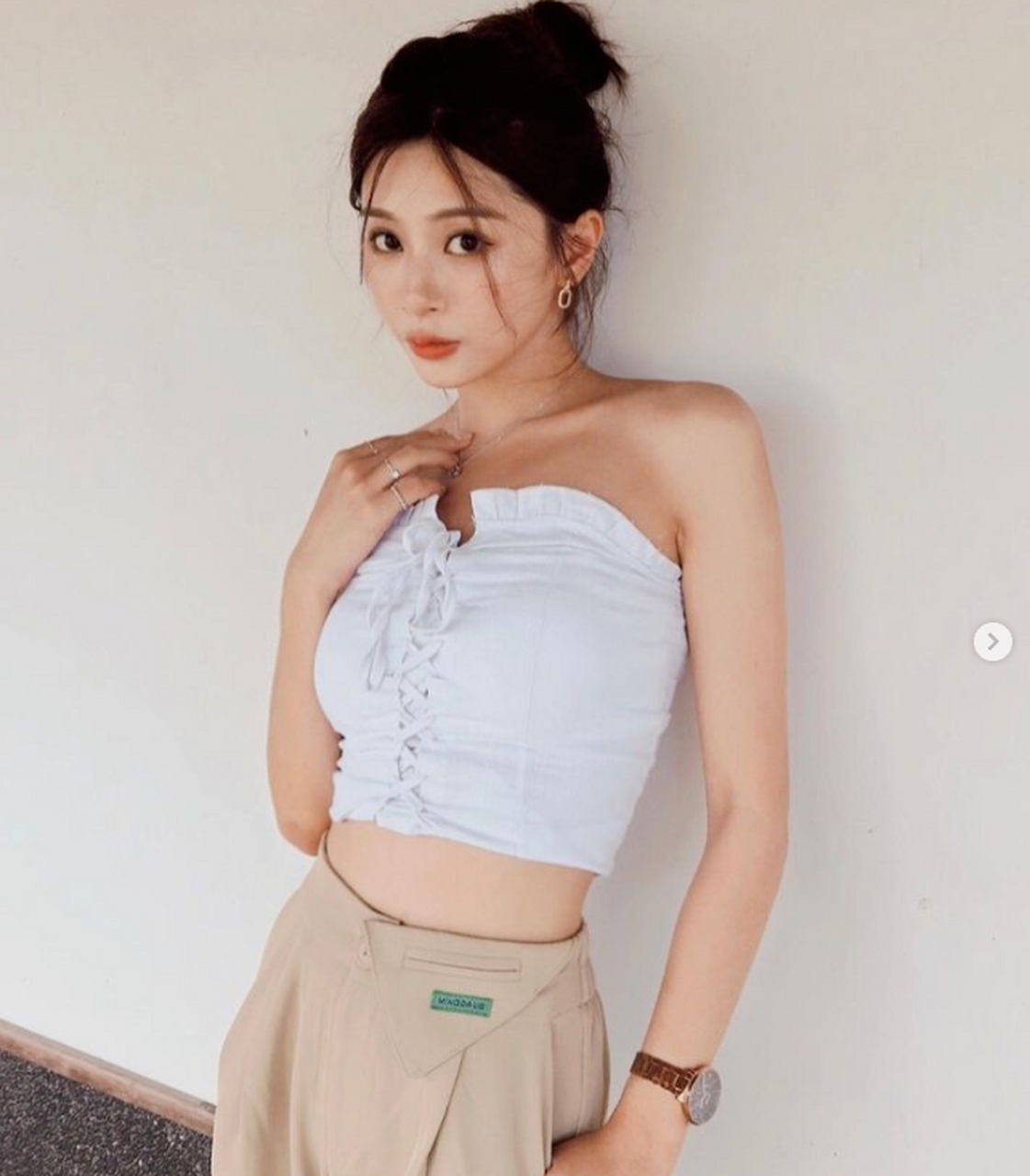 我爱台妹丨台湾网红小姐姐,身材养眼又亮眼(套图一)#美女# #养眼美女