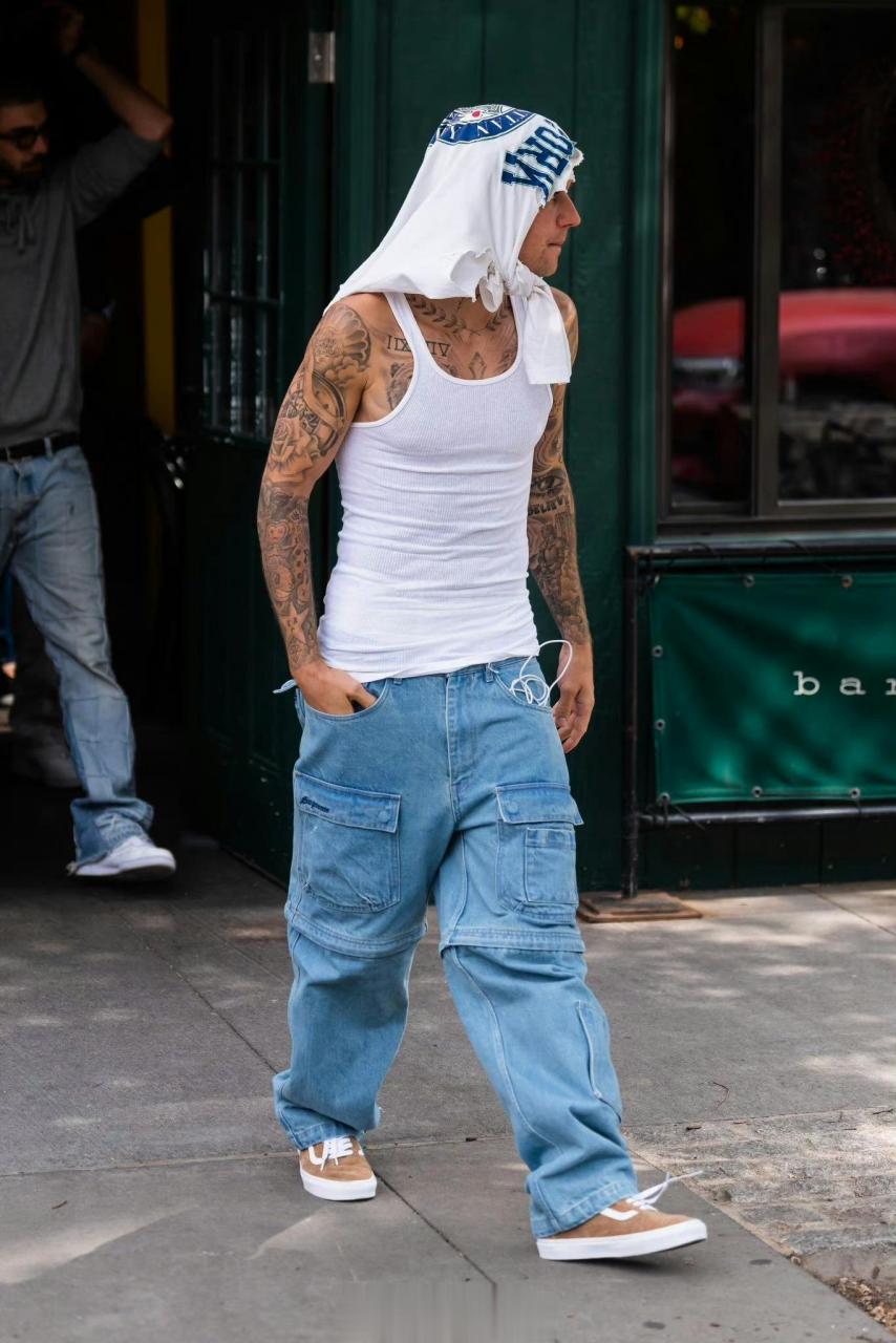 justin bieber 最近穿搭.