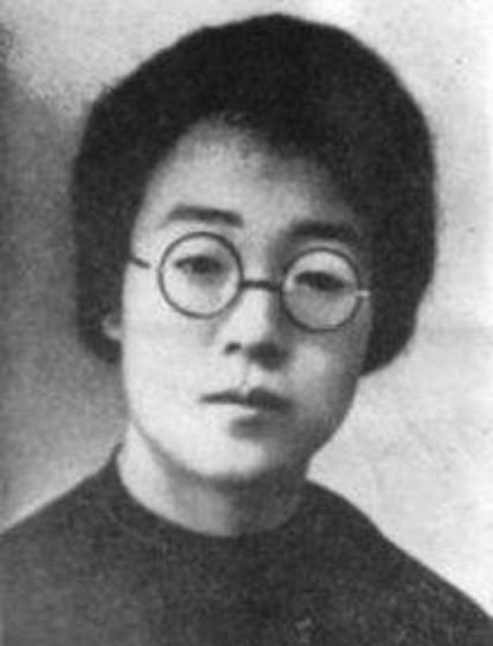 领动计划# #婚姻,爱情与性#  高君宇在执行任务九死一生,却依然不忘