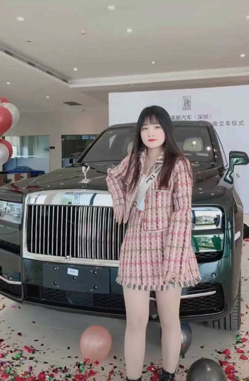 广西大网红陈三废团队的姐姐陈婷今日表示她以前也很潇洒,自从当妈后