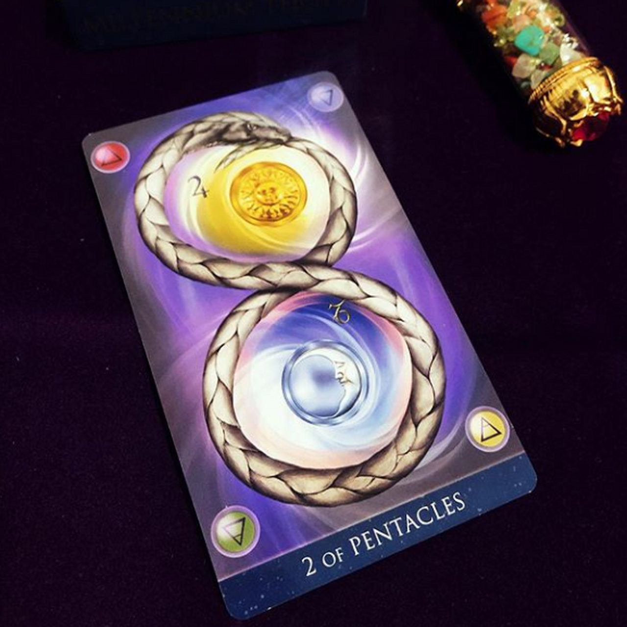 今日塔罗牌:星币二 最近你有在做任何的改变吗?