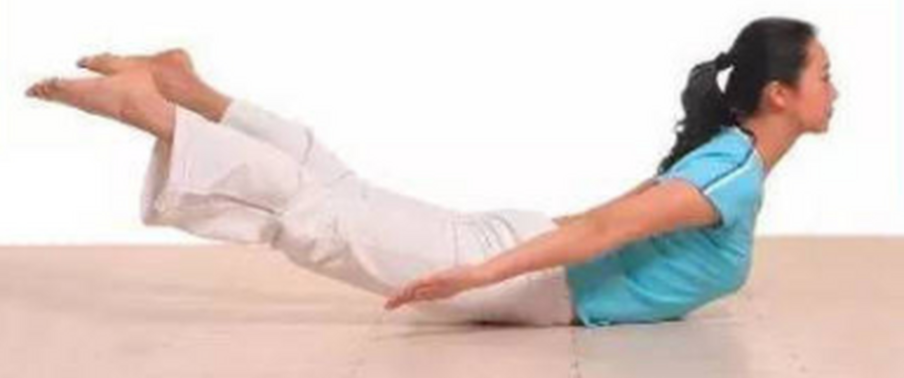 腰突的功能锻炼方法之飞燕式,锻炼腰背肌,这个狠管用!