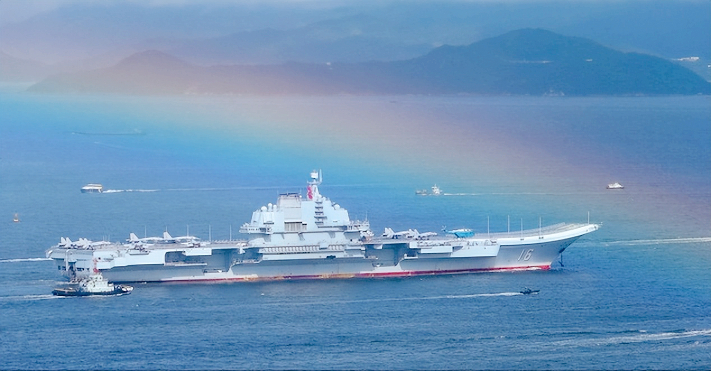 中国辽宁舰华丽转身,从训练舰变身战斗舰,为海军节送上大礼 我国的